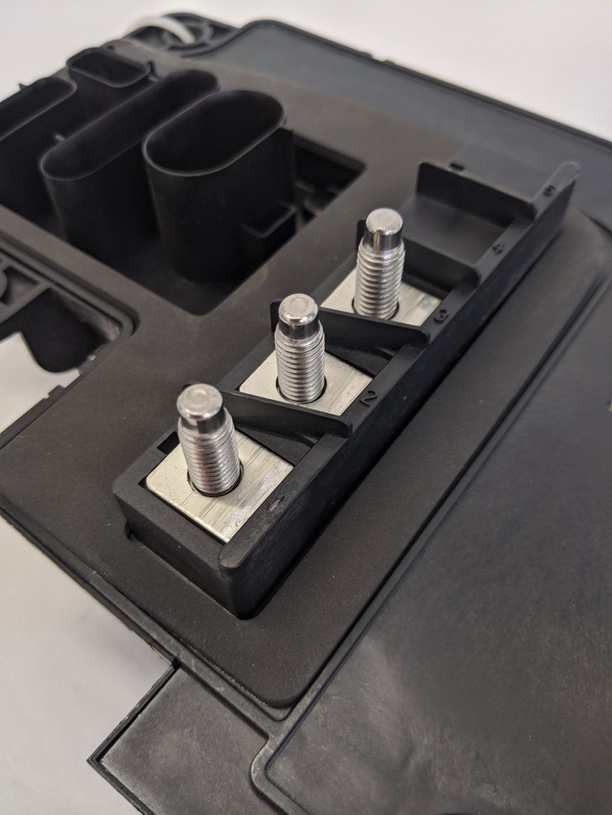 New Daimler FTL APS3 HL W/Canter Battery Cable Access Module - P/N A66-10291-002 (10172246065468)