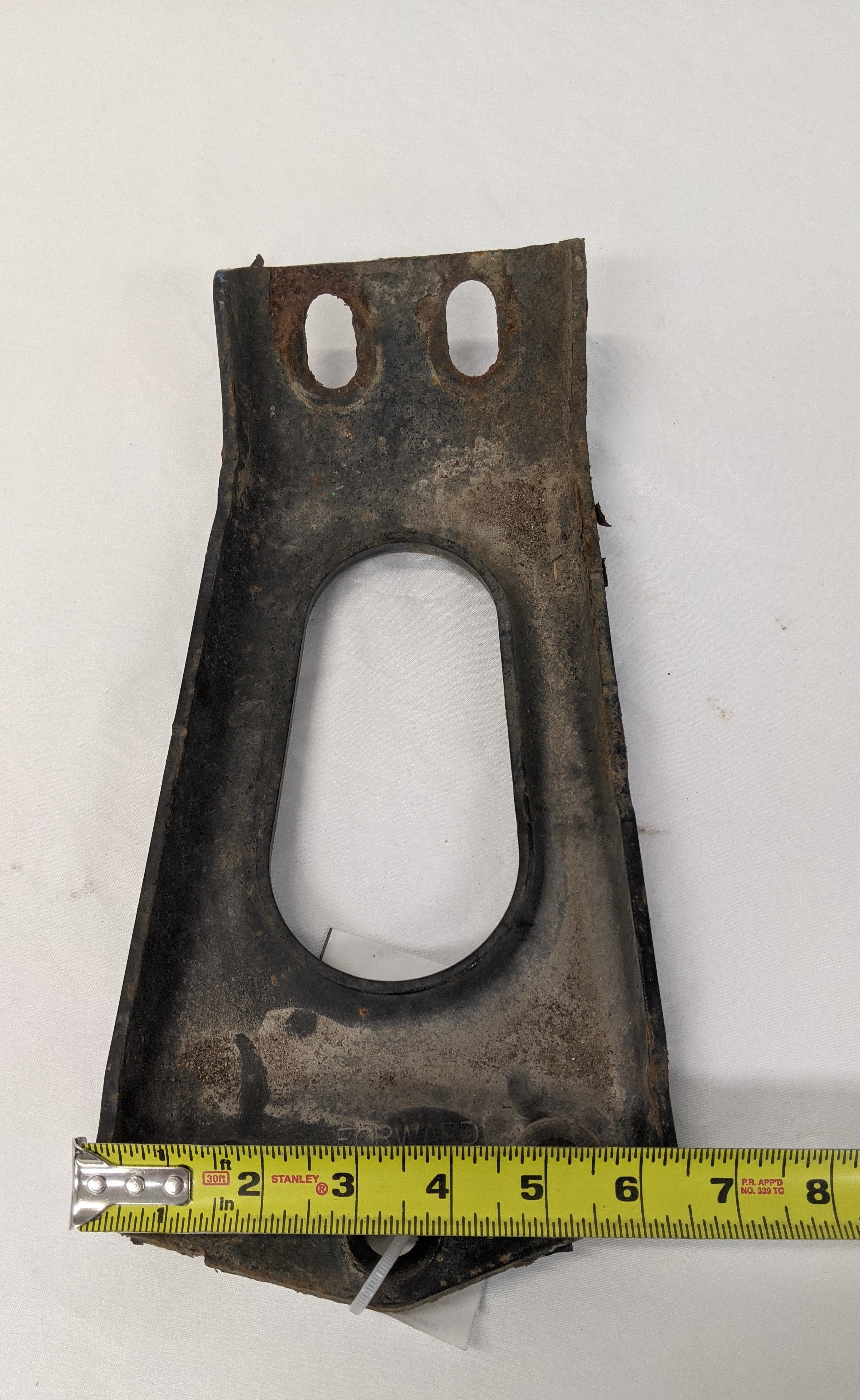 Used Freightliner Cascadia P3 RH Engine Crossmember Bracket - P/N 15-23711-005 (10094981087548)
