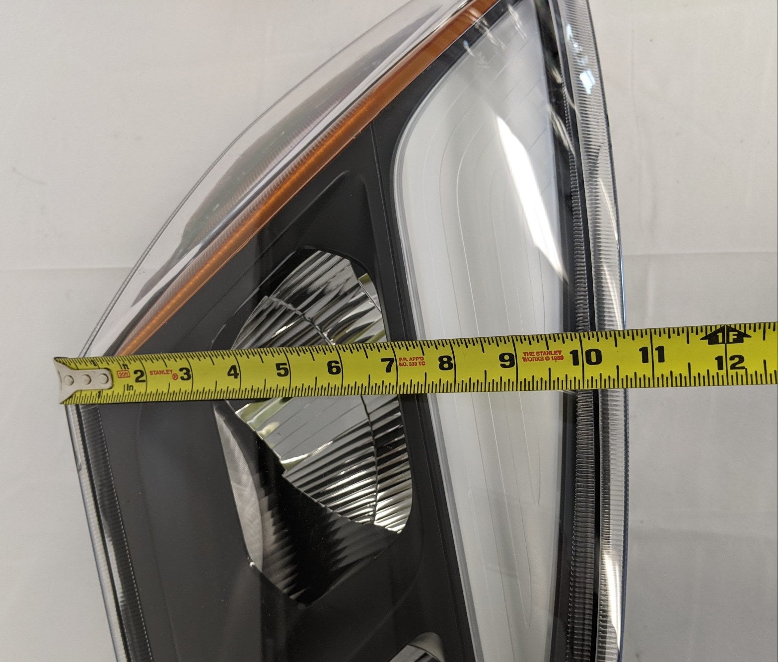 Damaged Freightliner Cascadia P4 RH LED Headlight - P/N A66-01405-003 (9208930206012)