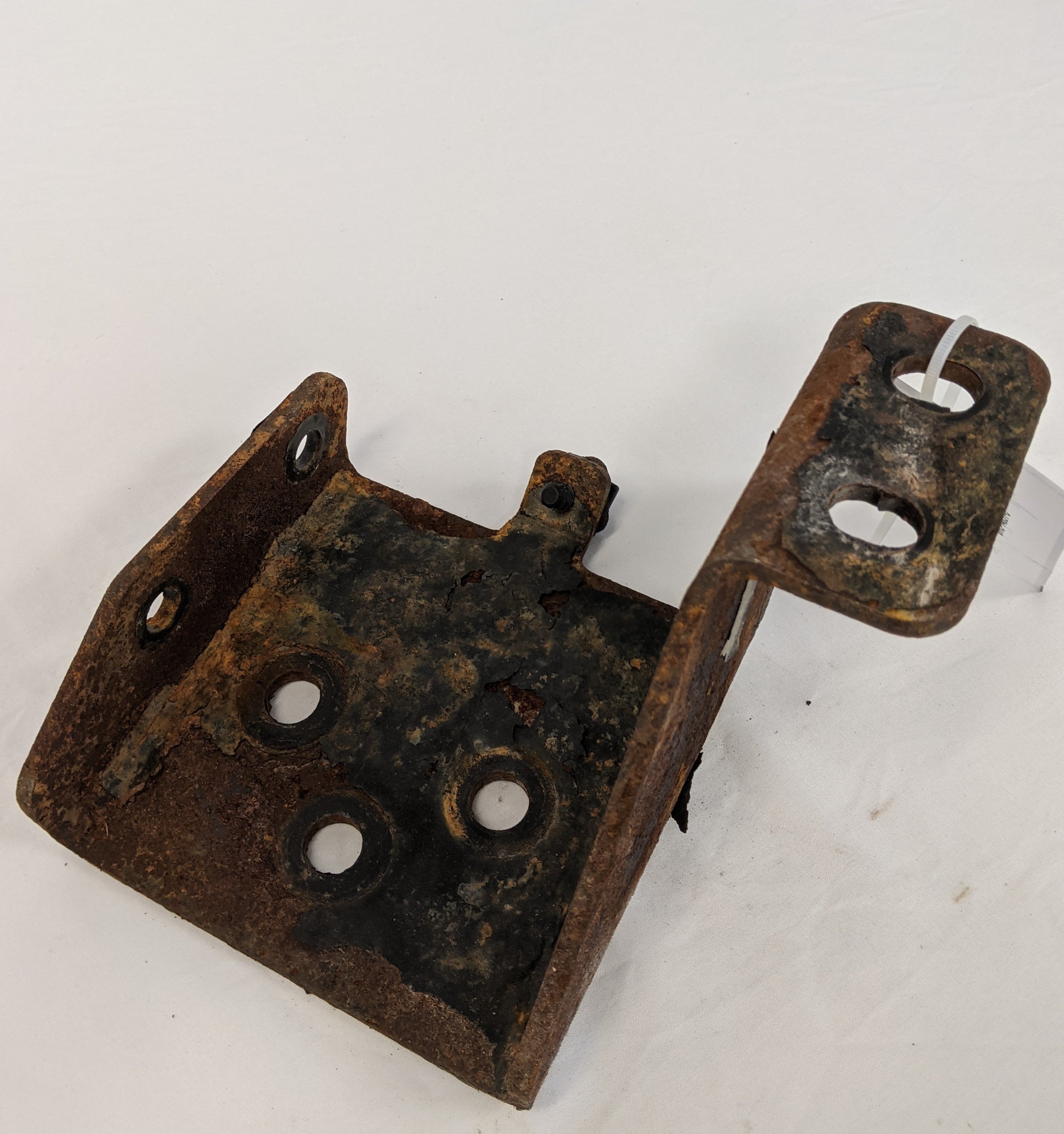 *Rusty* Freightliner Cascadia P3 LH Frame Air Dryer Bracket - P/N 12-22404-000 (10094979809596)