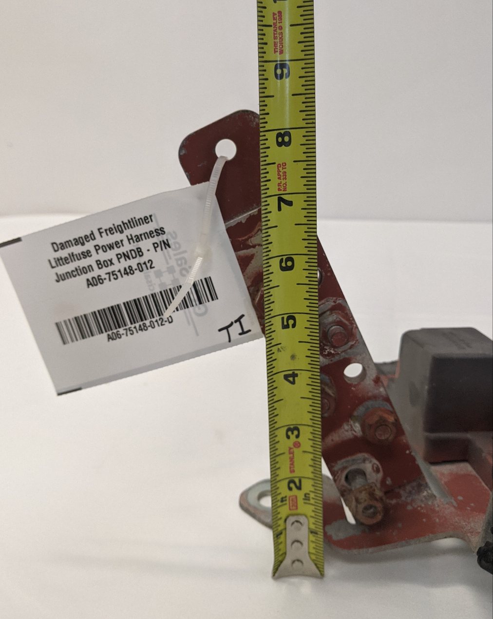 Damaged Freightliner Littelfuse Power Harness Junction Box PNDB - P/N  A06-75148-012