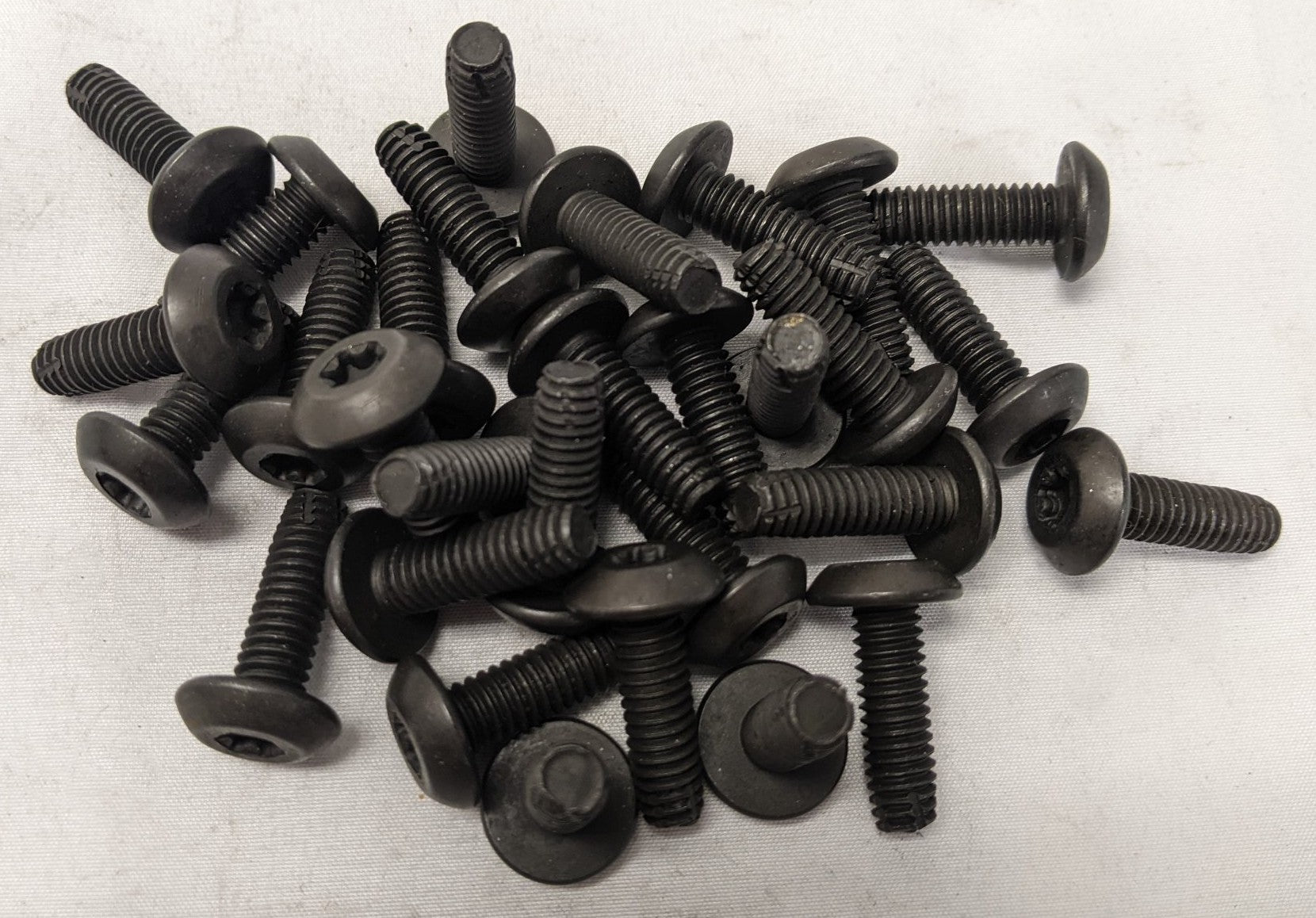 5/16"-18 x 1" Coarse Black Oxide Button Head Bolts | Lot/30