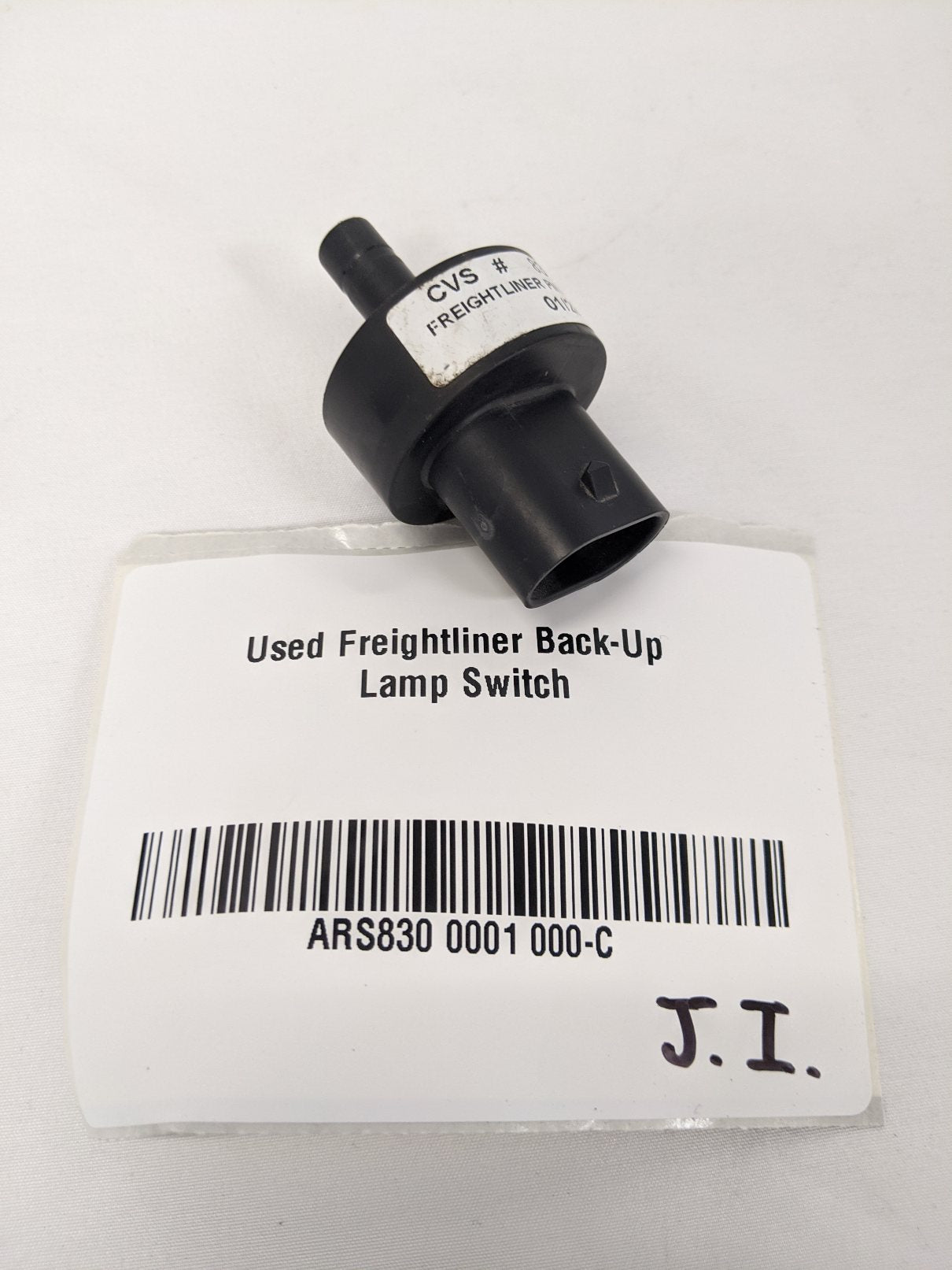 Used Freightliner Back-Up Lamp Switch - P/N ARS8300001000