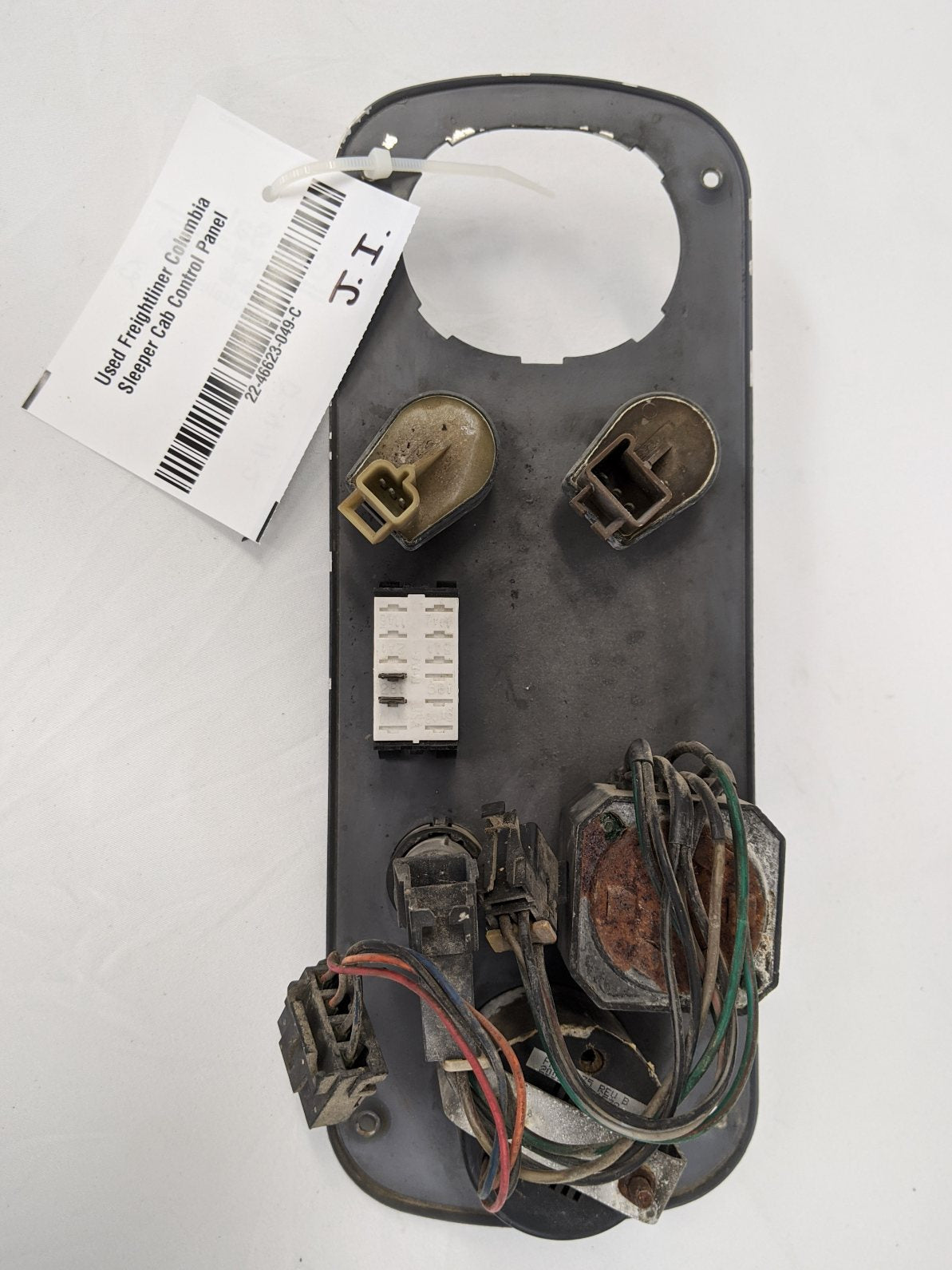 Used Freightliner Columbia Sleeper Cab Control Panel - P/N 22-46623-049