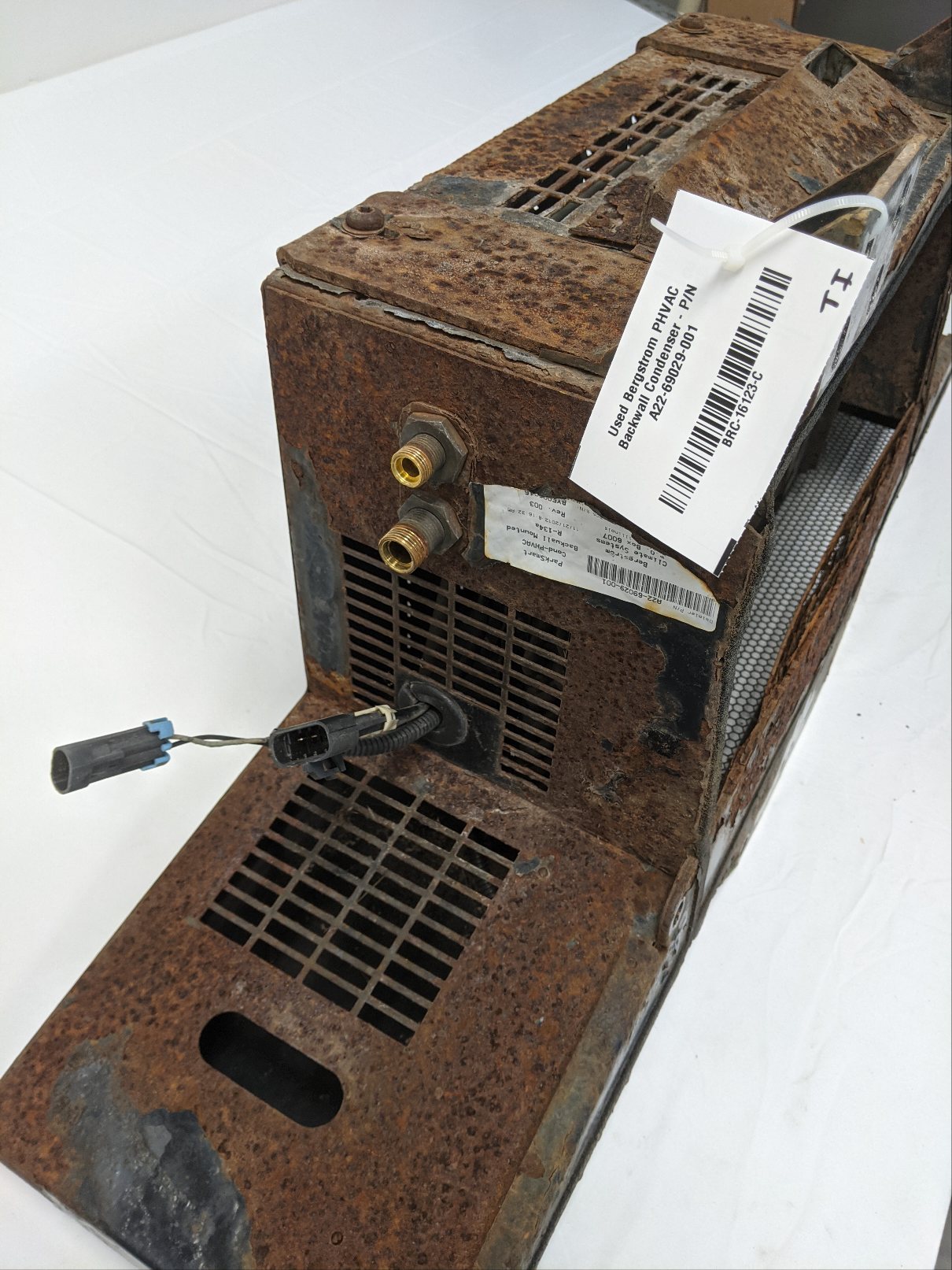 Used Freightliner Cascadia P3 PHVAC Backwall Condenser - P/N A22-69029-001