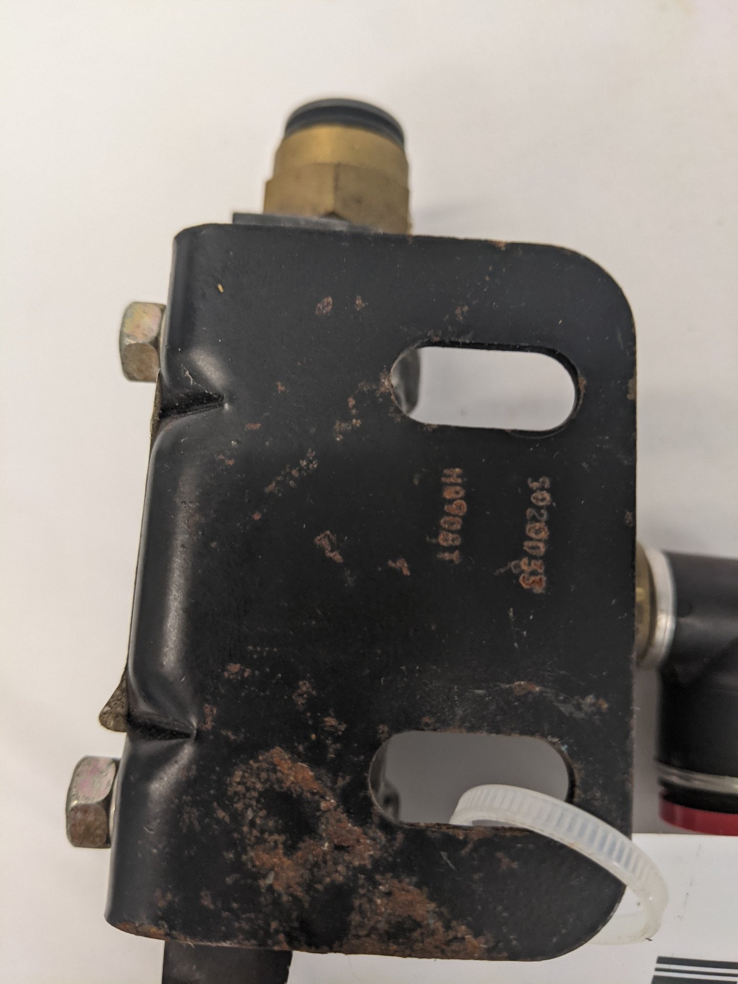 Used Bendix Quick Release Brake Valve w/ Bracket - P/N T-5007239