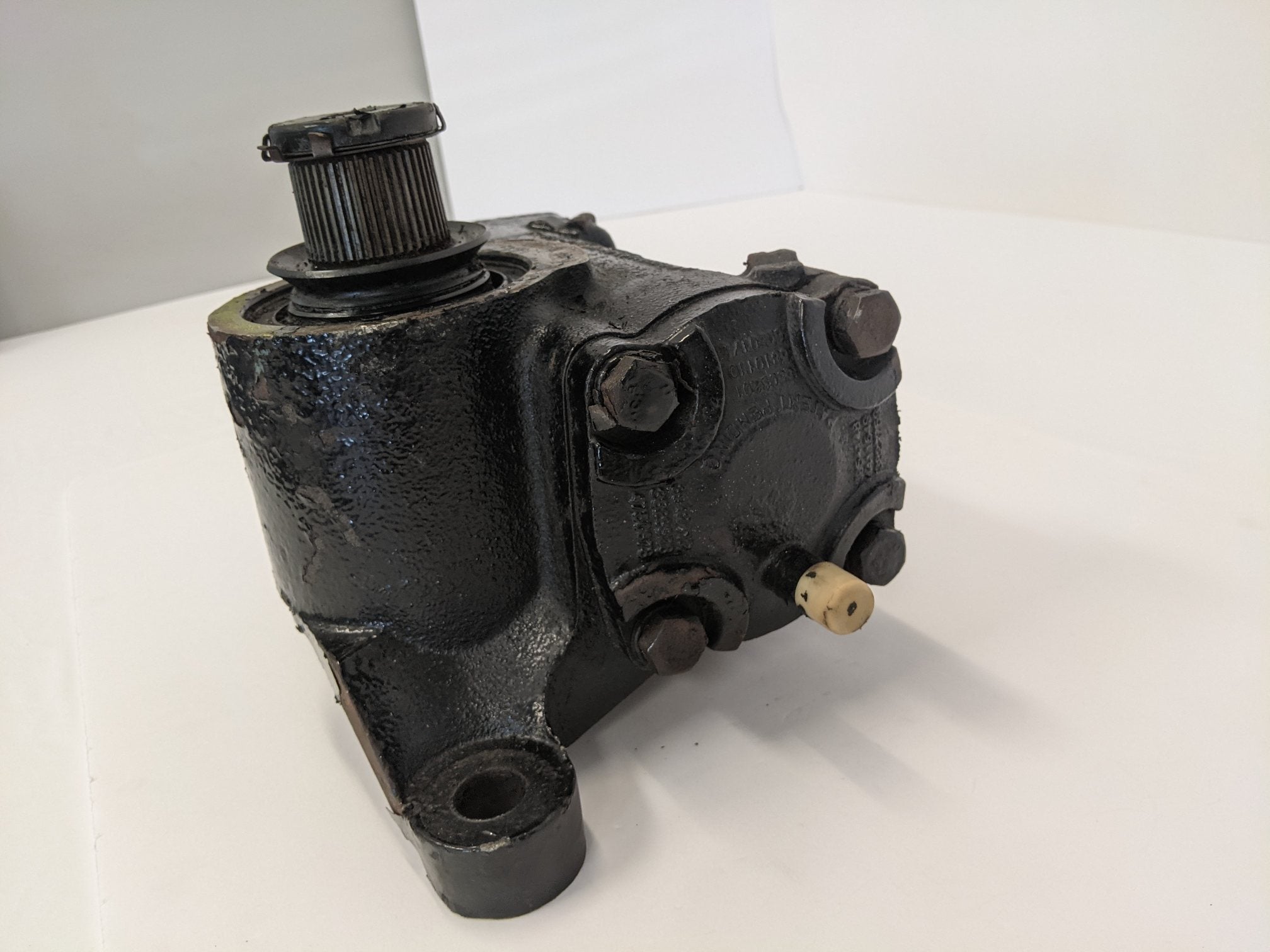 Used Freightliner Columbia Steering Gear Assembly - P/N 14-17729-000 (10118092783932)