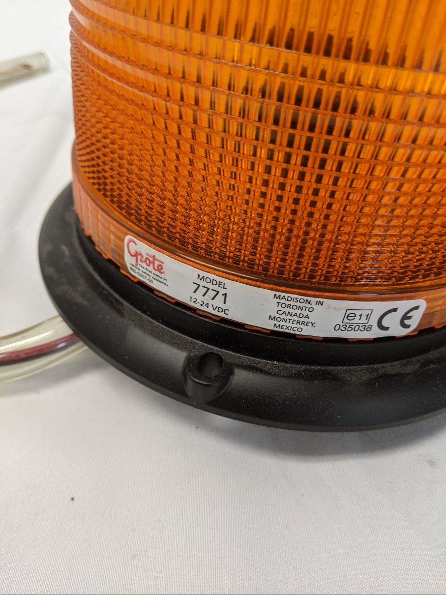 Damaged Grote Heavy Duty Yellow Strobe Light - P/N  A06-22008-016