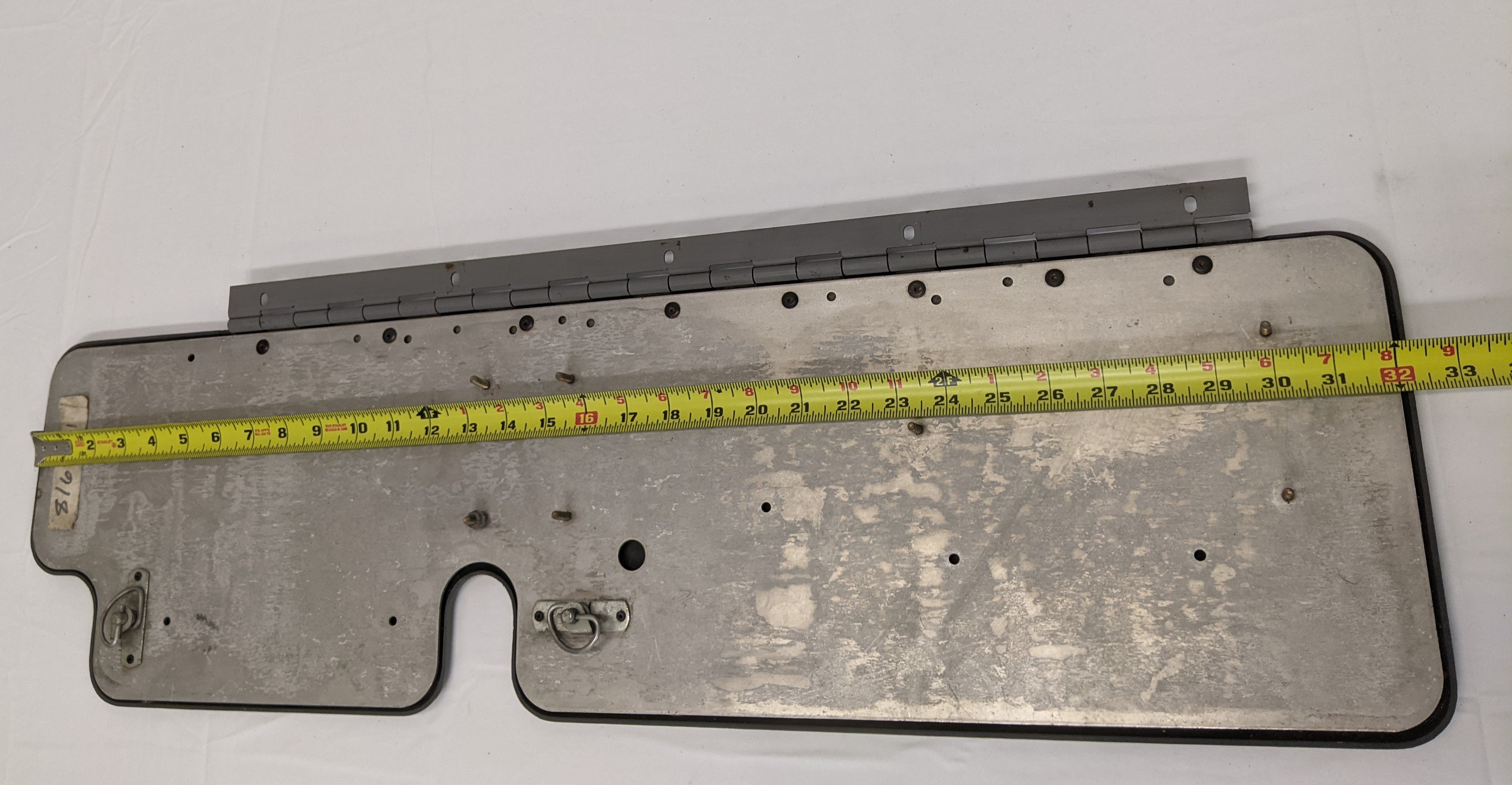 Used Freightliner Columbia RH B-Pillar Electrical Access Door -P/N A18-33784-001 (10090916675900)