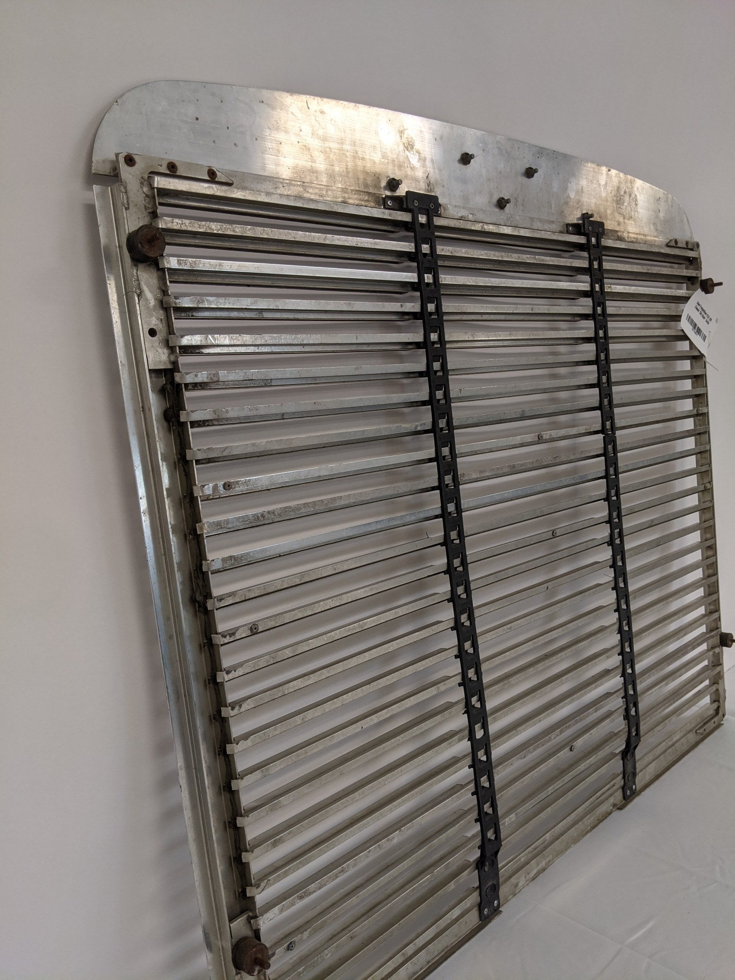 Used Freightliner FLD 120 Classic 'Old Style'  Grille - A17-12131-000 (9987248783676)