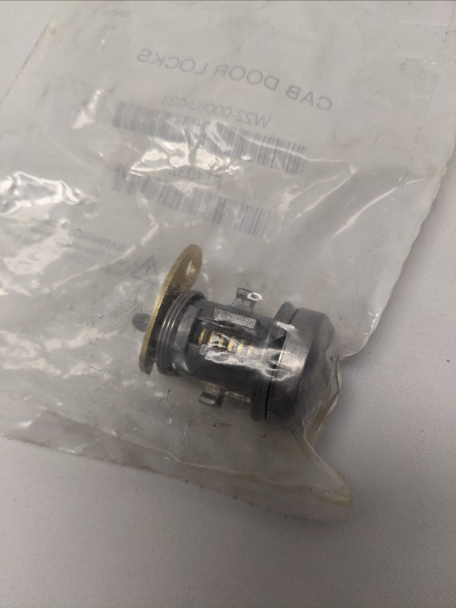 Western Star W4 Door & Ignition Lock Set 2 Keys W22-00063-033