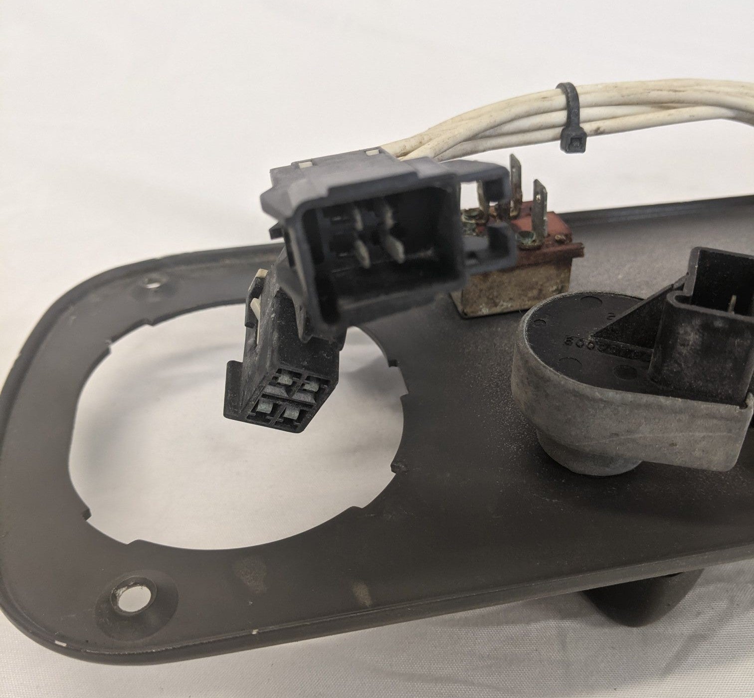 Used Freightliner Columbia Sleeper Cab Control Panel - P/N 22-46623-009