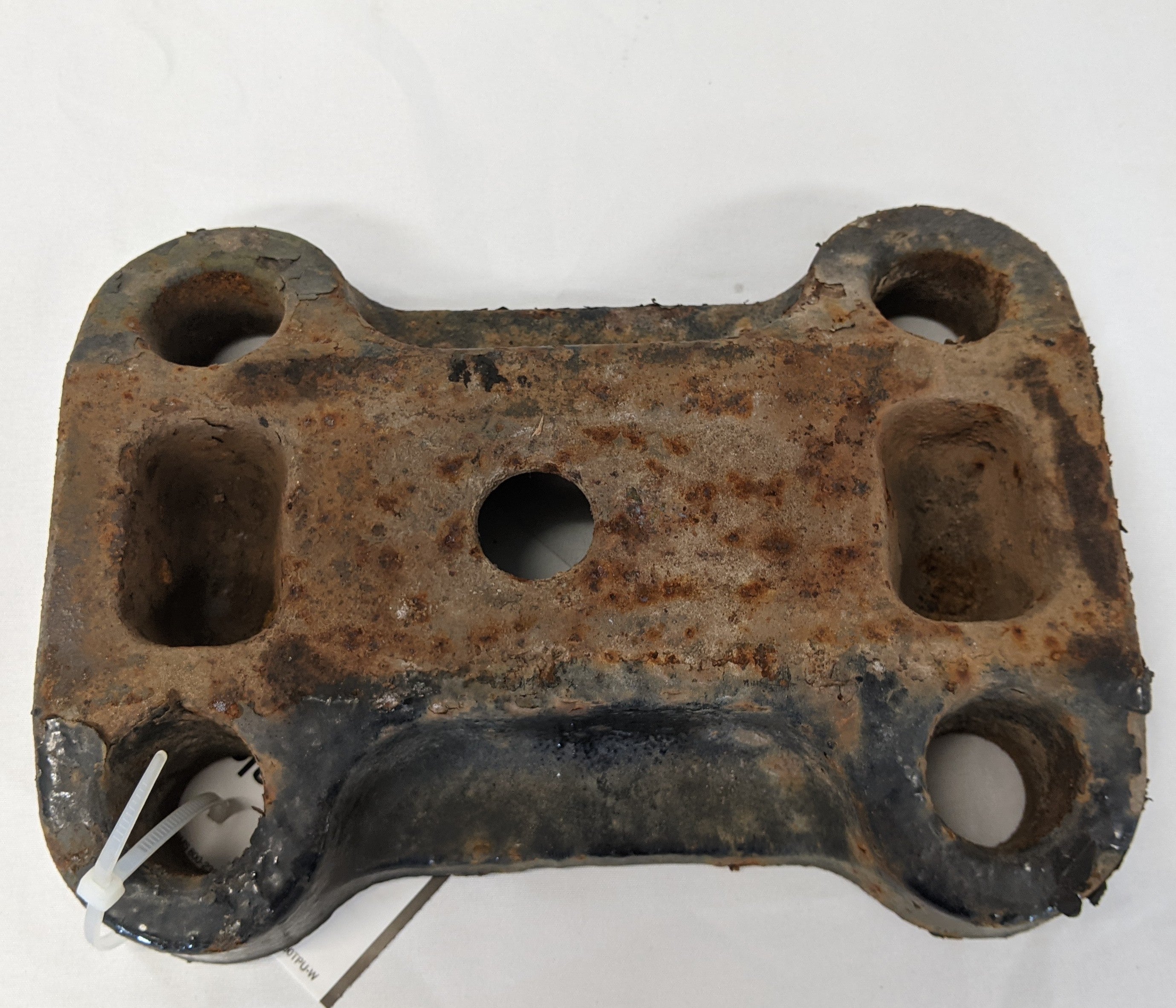 Used Freightliner Rear Suspension U-bolt Retainer - P/N  16-14016-000 (10091614568764)