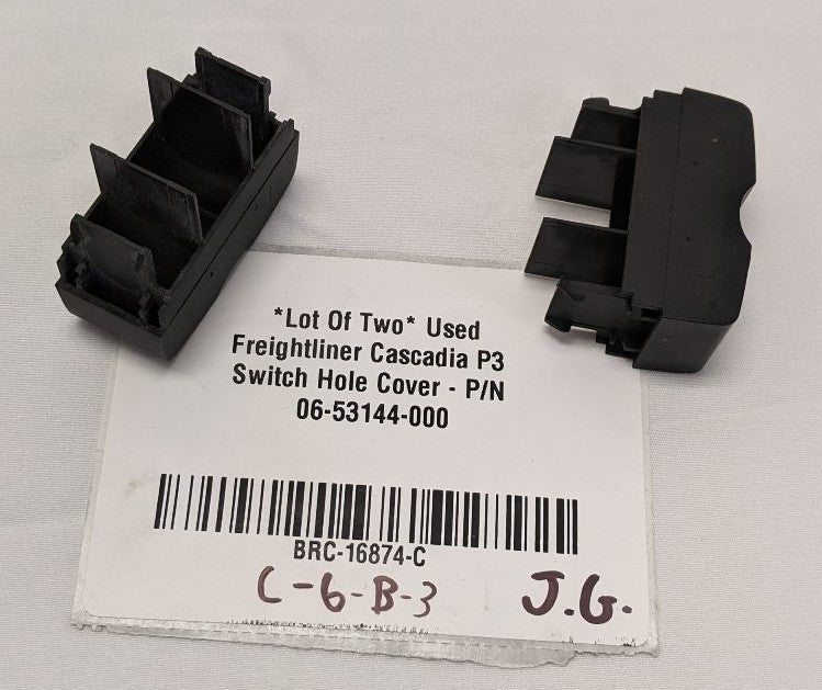 Freightliner Cascadia P3 Switch Hole Covers 2-Pack 06-53144-000