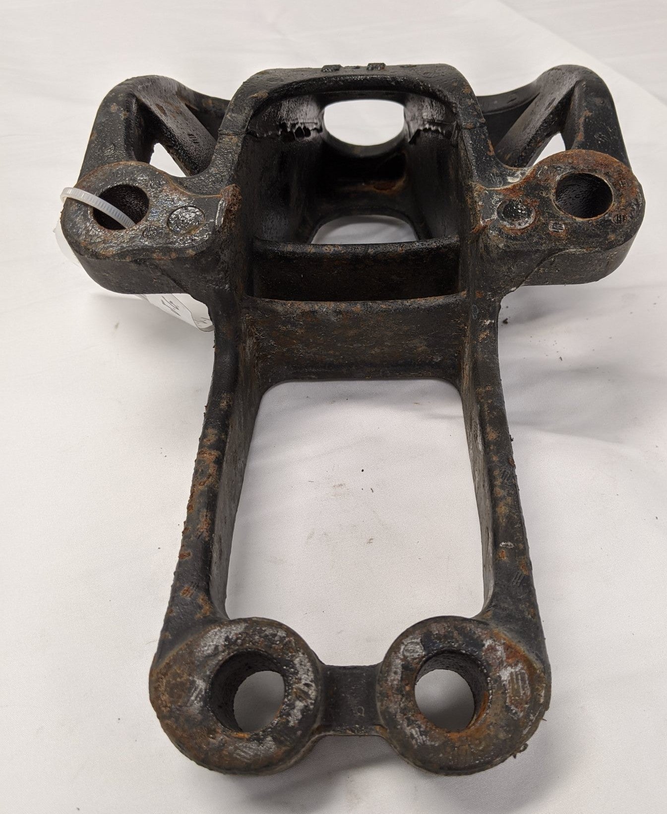 Used FTL Cascadia P4 Front Cab Support Mounting Bracket - P/N R18-67961-001