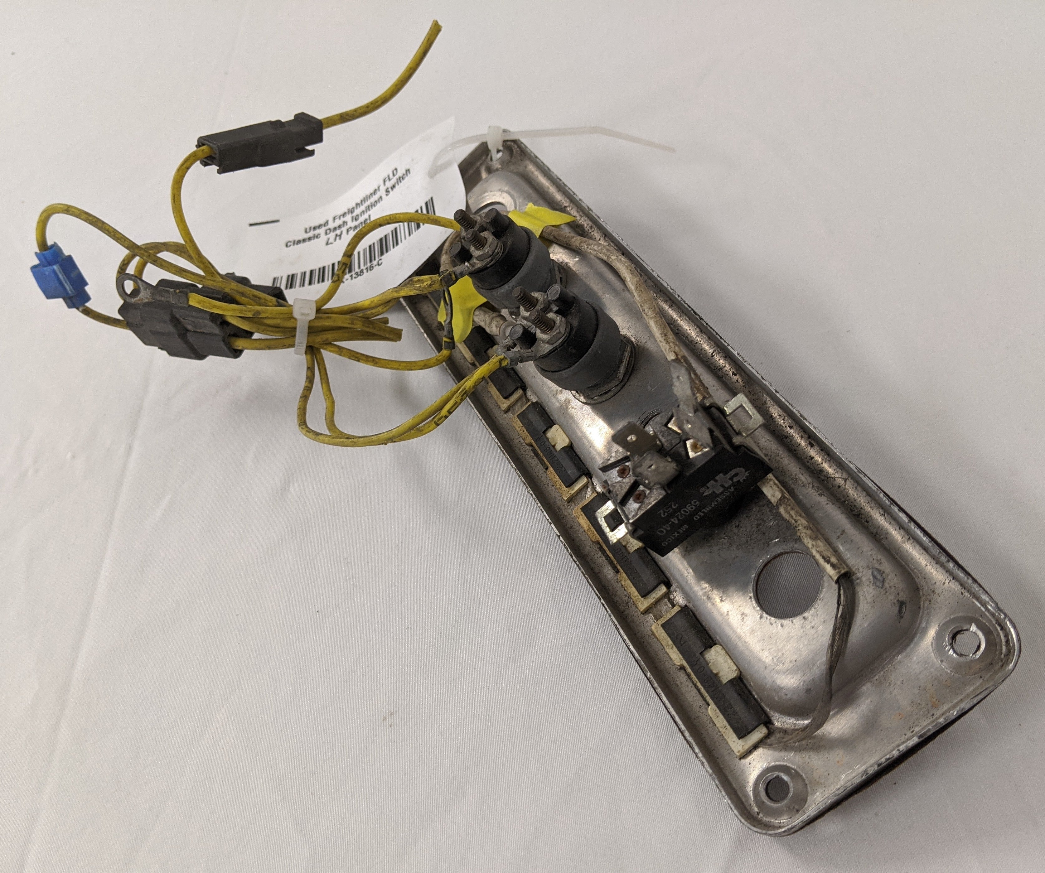 Used Freightliner FLD Classic Dash Ignition LH Switch Panel-  P/N 22-25265-009 (9997322649916)