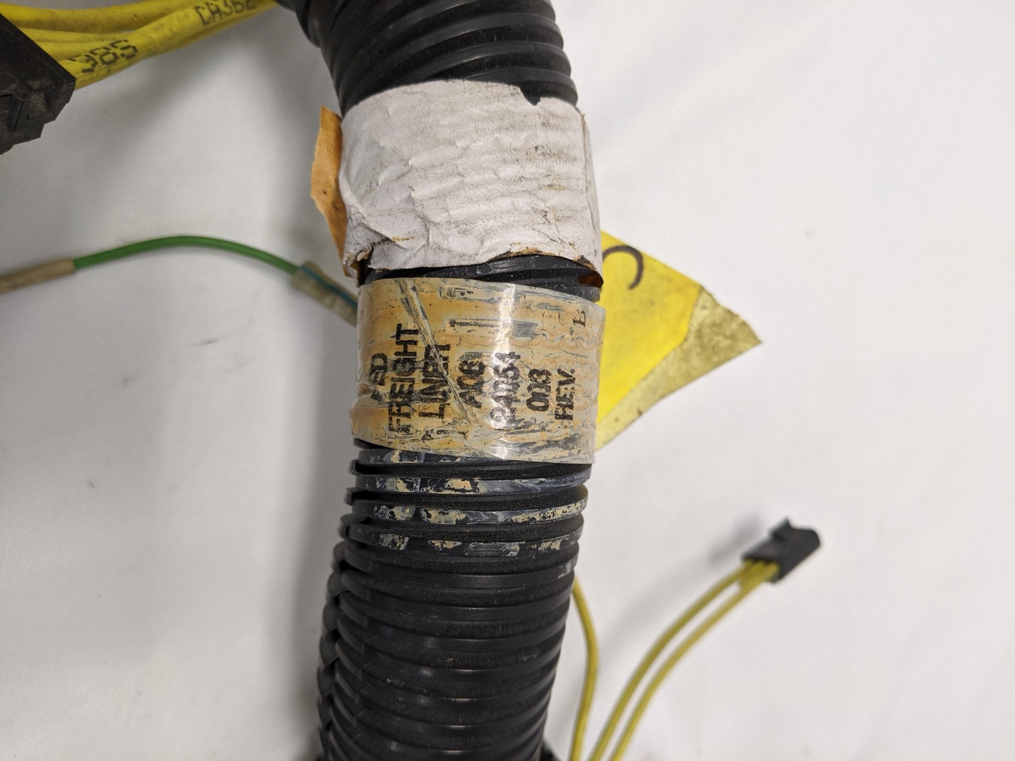 Freightliner Fuse Circuit Protection Wiring Harness (A06-24054-003) - Damaged