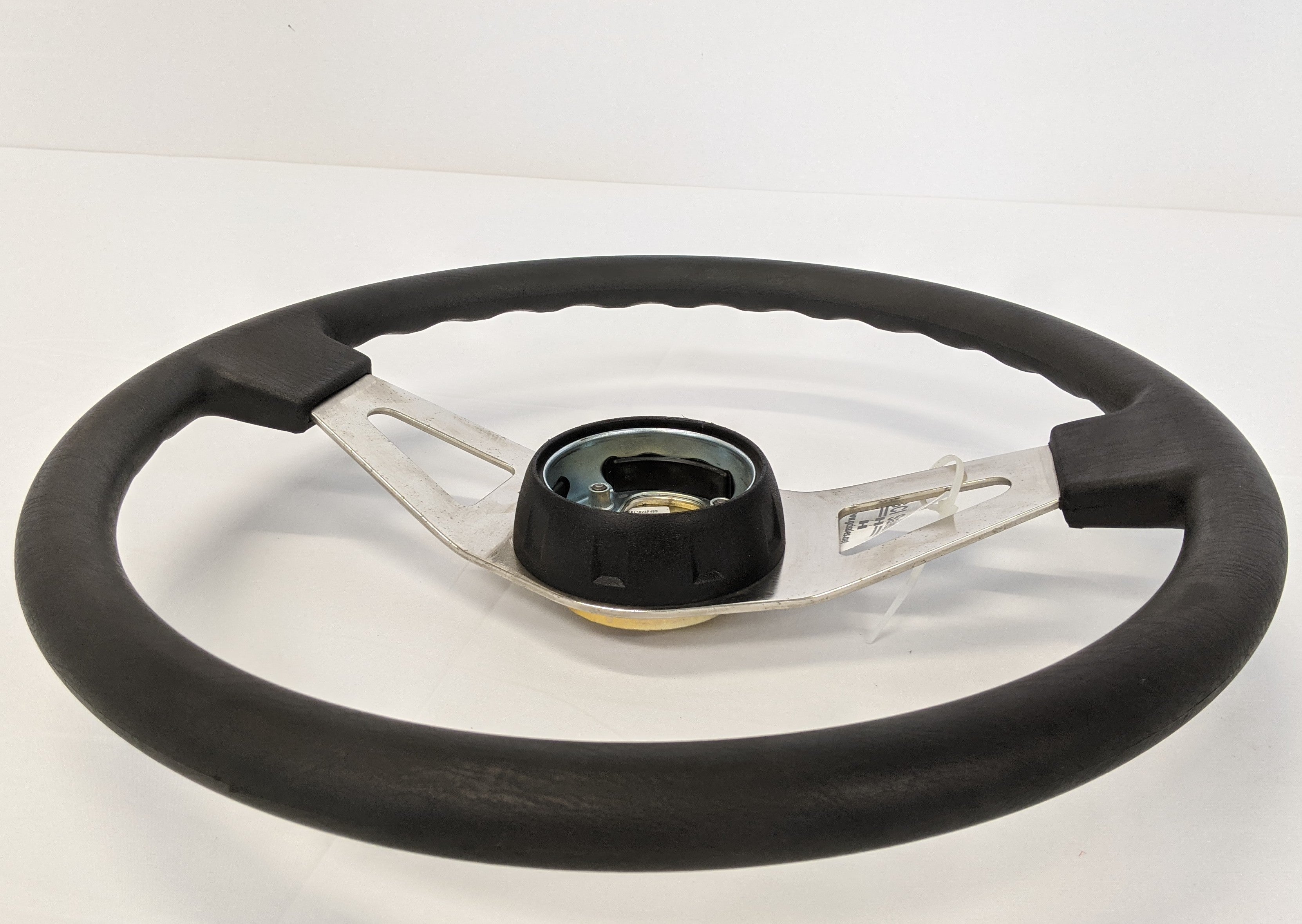 Western Star 18" 2 Spoke Steering Wheel - P/N  38001-3424 (3939609772118)