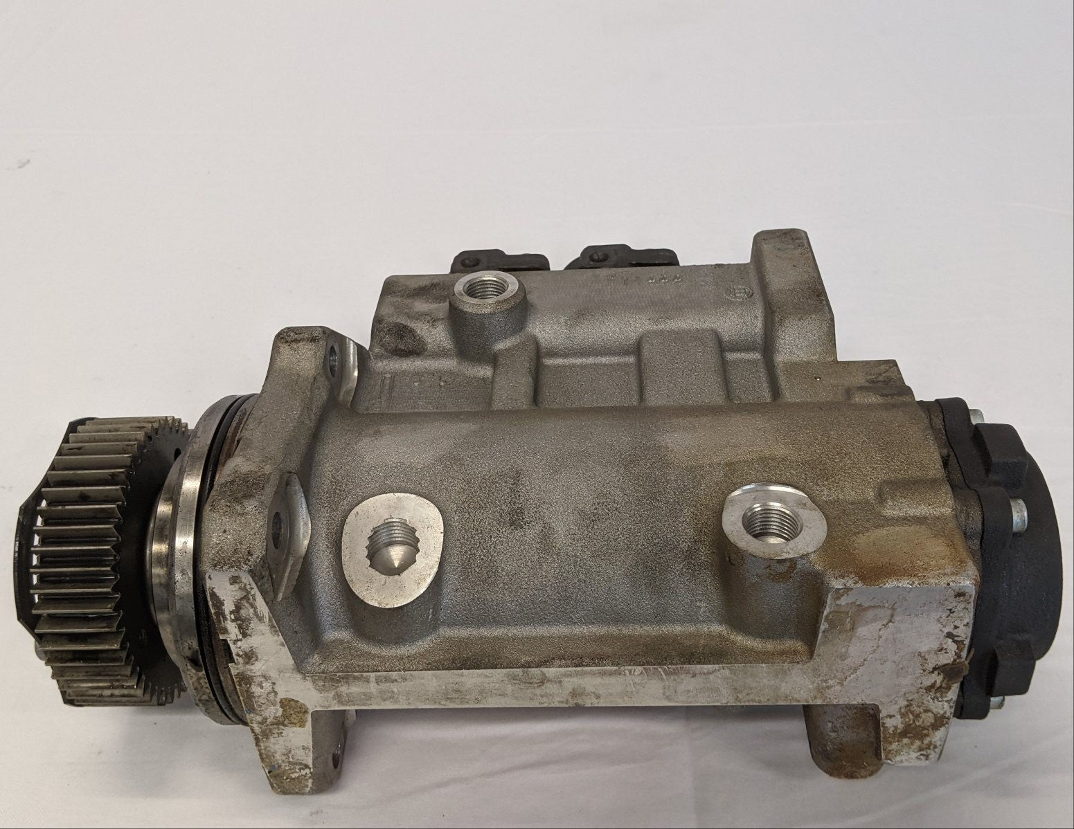 Used Detroit DD15 DD16 High Pressure Fuel Injection Pump - P/N A 472 090 15 50 (10090705518908)