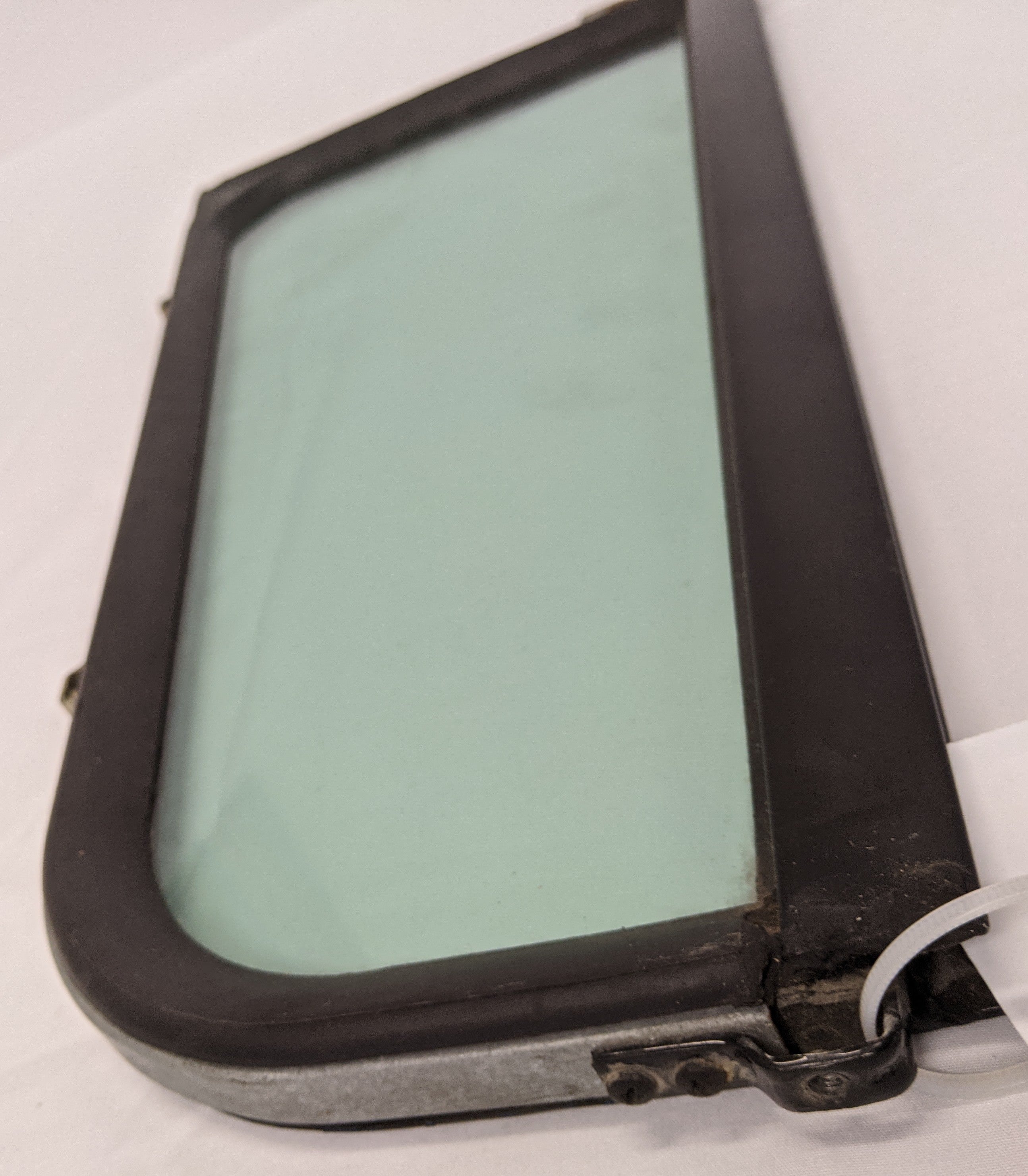 Used Freightliner FLD LH Fixed Vent Window Glass - P/N A18-27824-000 (10090800054588)