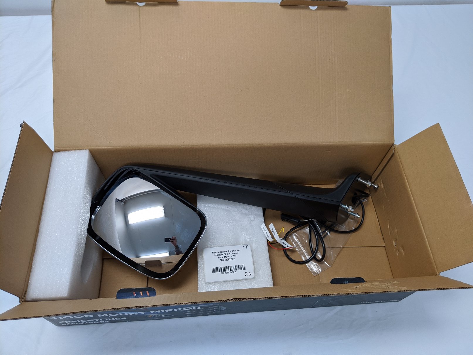 Freightliner Cascadia P4 RH Chrome Hood Mirror - P/N 563.46092DCY