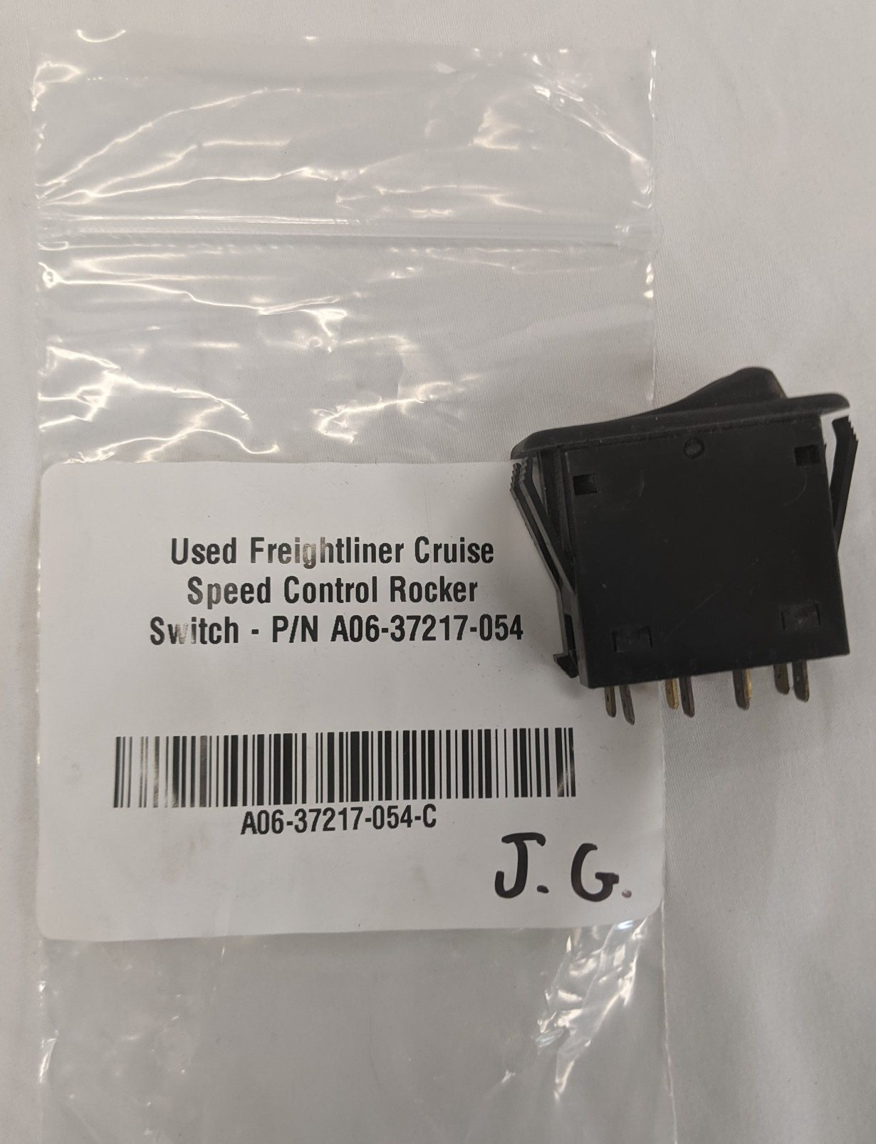 Used Freightliner Cruise Speed Control Rocker Switch - P/N A06-37217-054