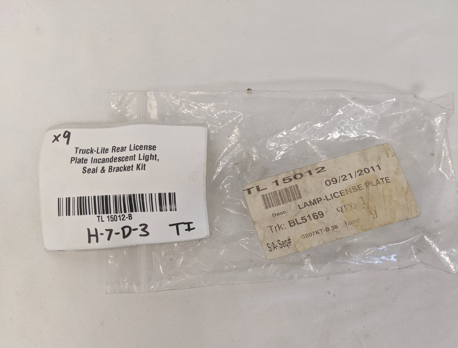 Truck-Lite Rear License Plate Incandescent Light Kit - TL 15012