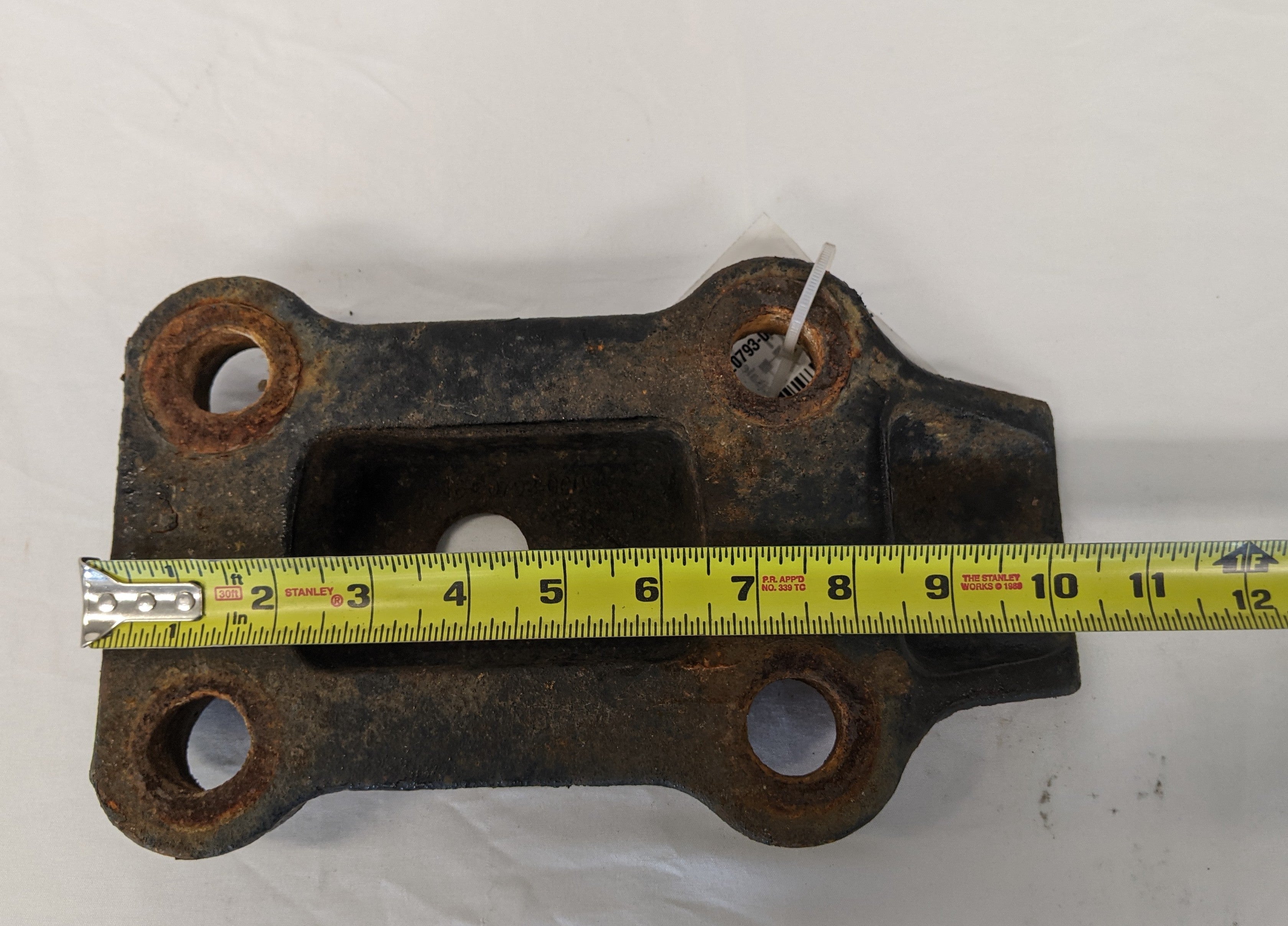 Used Freightliner Rear Suspension U-Bolt Retainer Bracket - P/N 16-20793-000 (10093051773244)