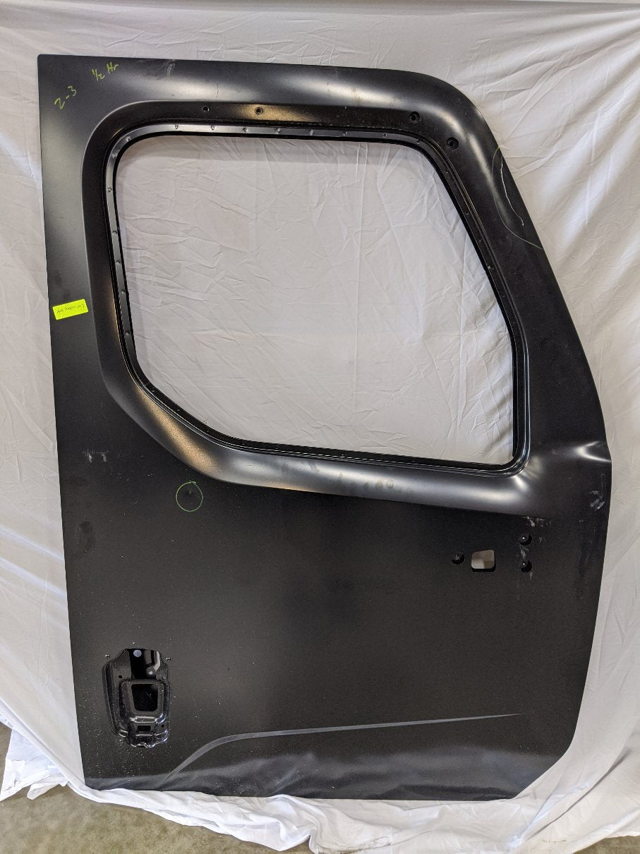 Damaged (1/2 Hr) Western Star 49x, 47X, 57X RH Cab Door Shell -P/N A18-74435-003 (10084790993212)