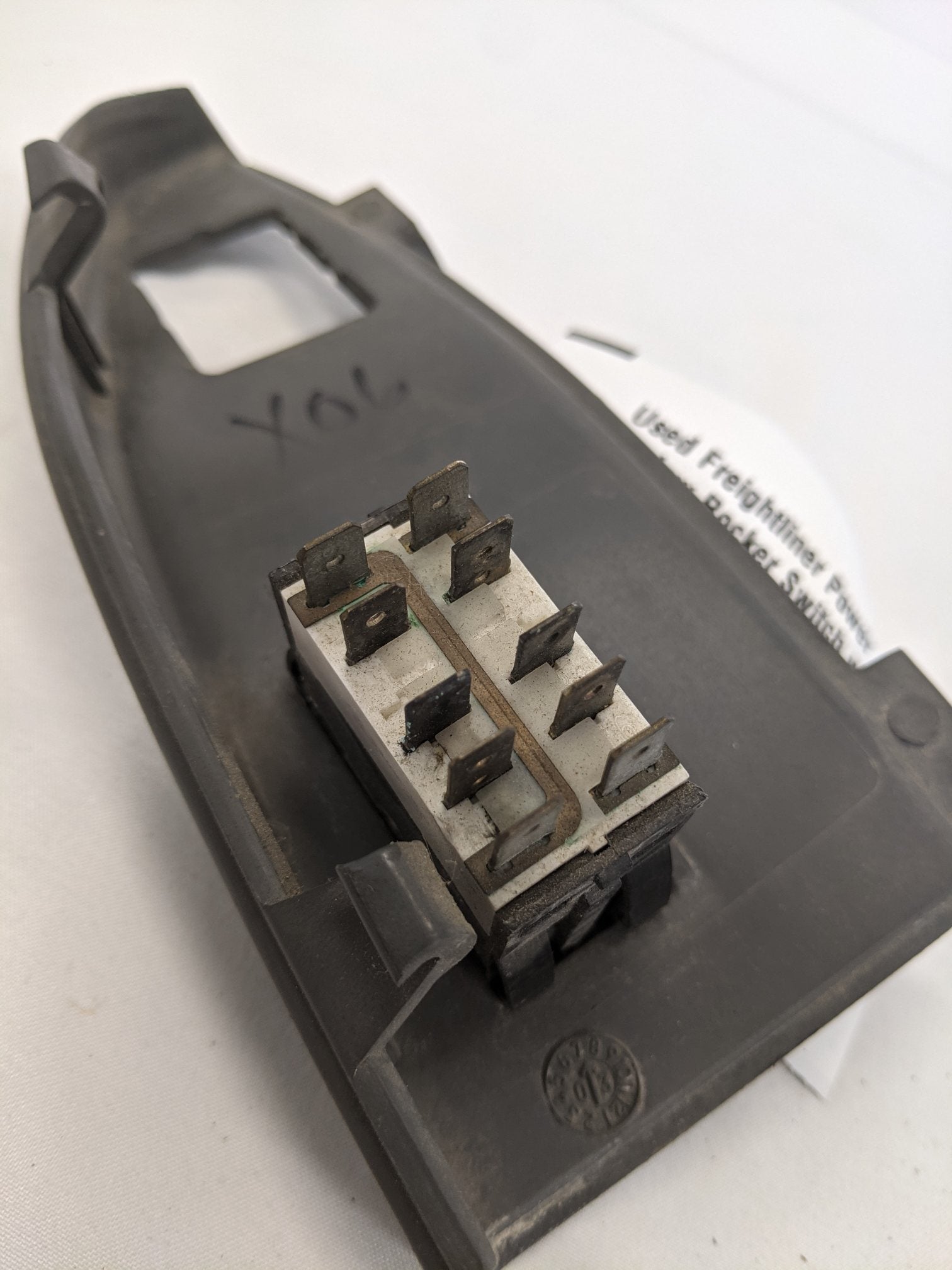 Used Freightliner Power Window Rocker Switch w/ Panel - P/N A06-30769-027 (10175056576828)