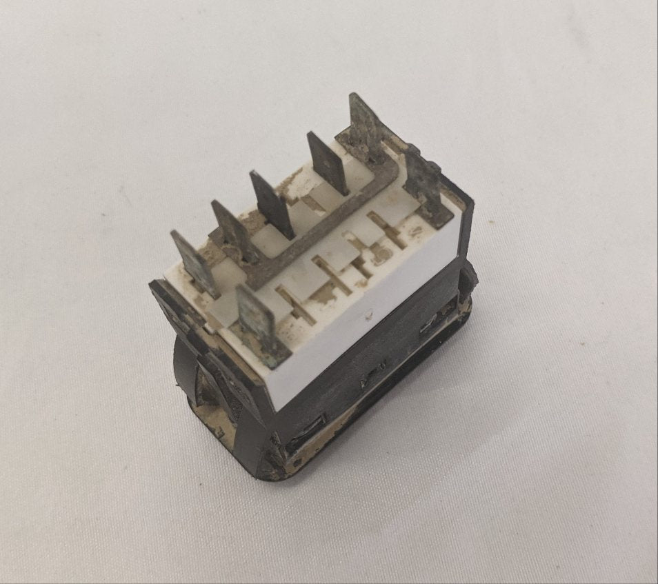 Used Freightliner Trailer Auxiliary Rocker Switch - P/N A06-30769-025