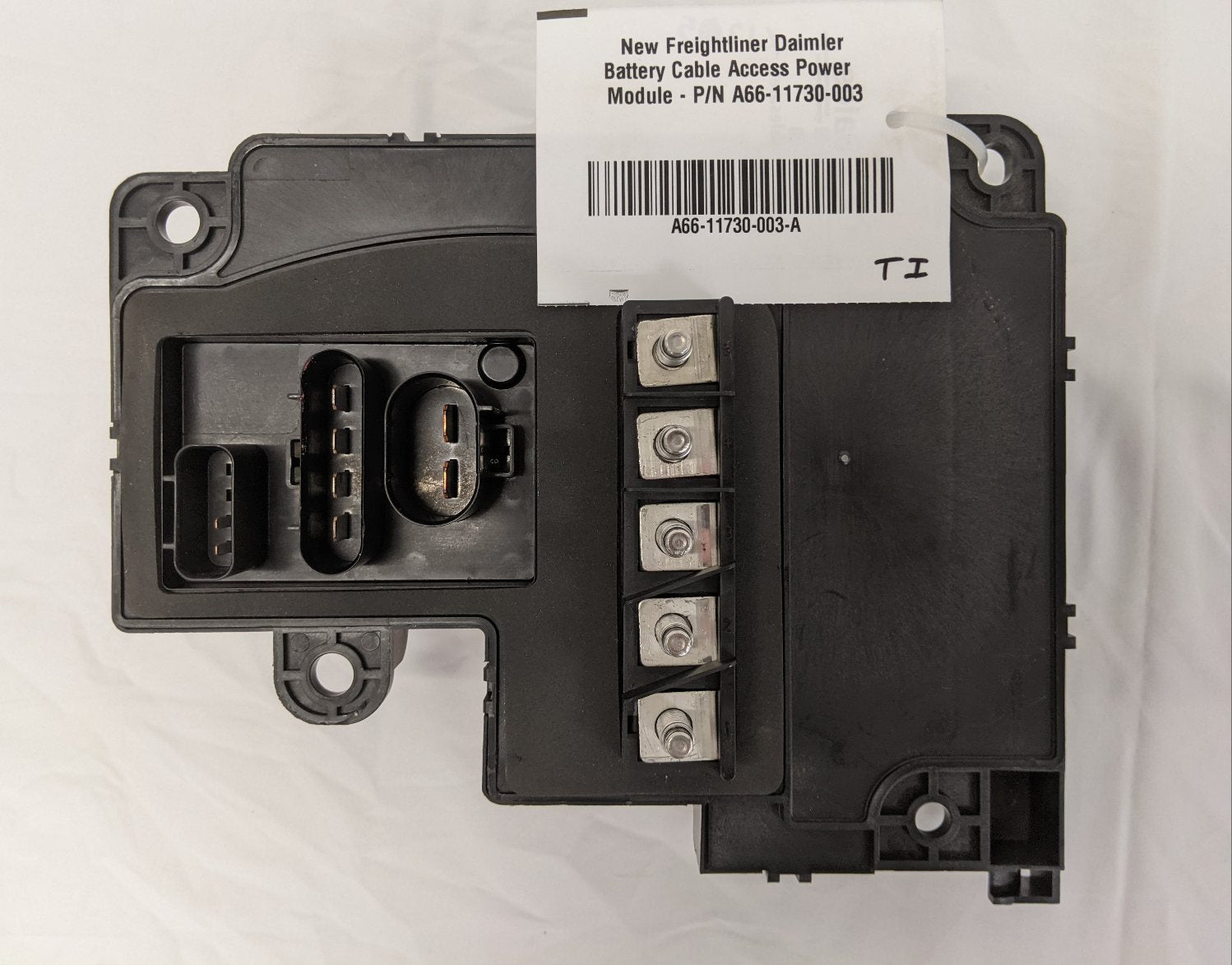 New Freightliner Daimler Battery Cable Access Power Module - P/N A66-11730-003 (10168405066044)