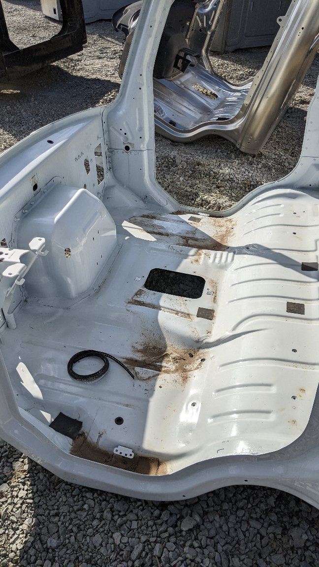 Damaged Freightliner M2 Day Cab Shell #23 | SK-16912-D