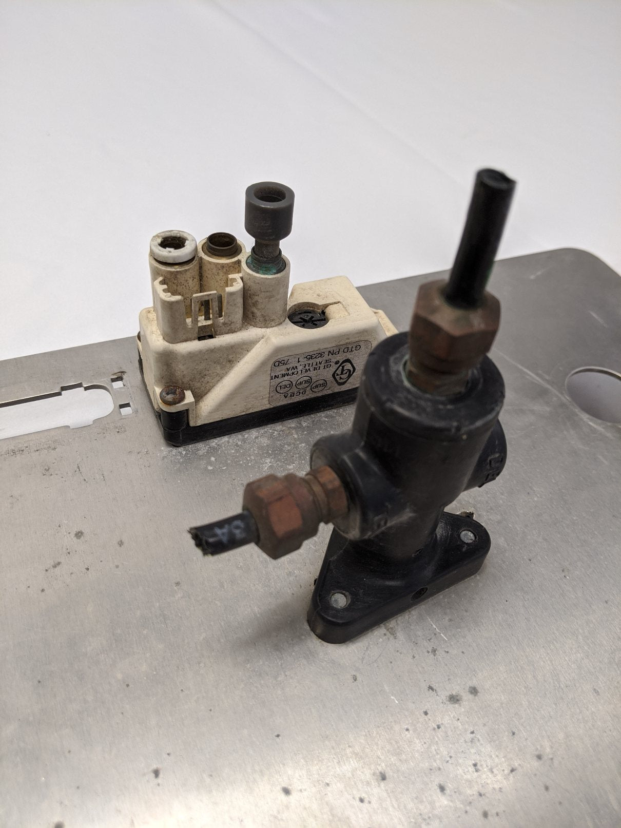 Used Freightliner Columbia Central Instrument Dash Panel - P/N  22-45867-000