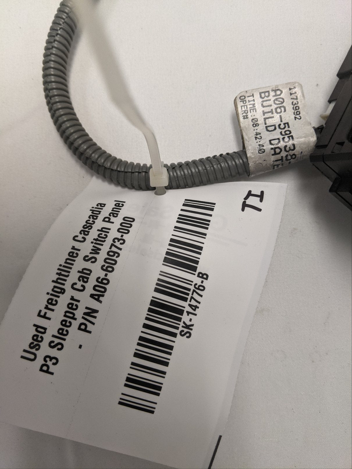 Freightliner Cascadia P3 Sleeper Cab Switch Panel  - P/N  A06-60973-000