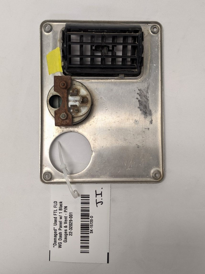 Damaged Freightliner FLD Classic WG Dash Panel w/ Gauge & Vent-P/N 22-32029-001