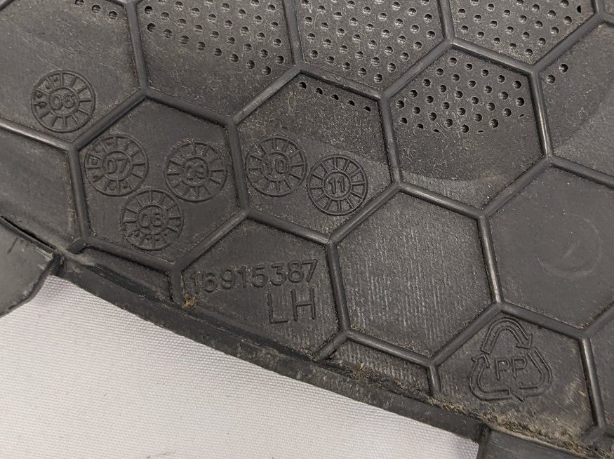 Used Freightliner Cascadia Left-Hand Door Speaker Grill - P/N 16915387