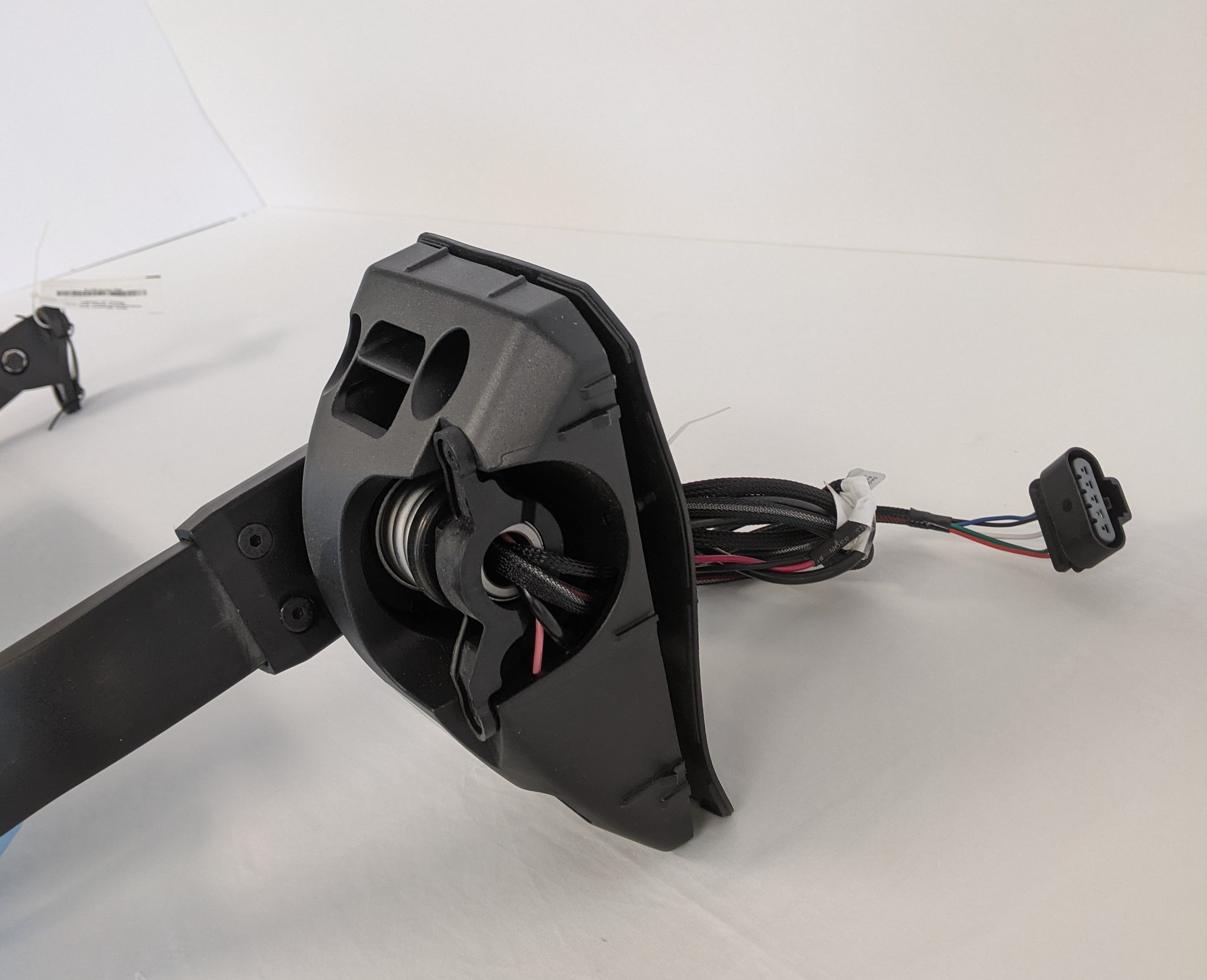 ℳ. 3827988 Volvo Transmission Gear Cooler