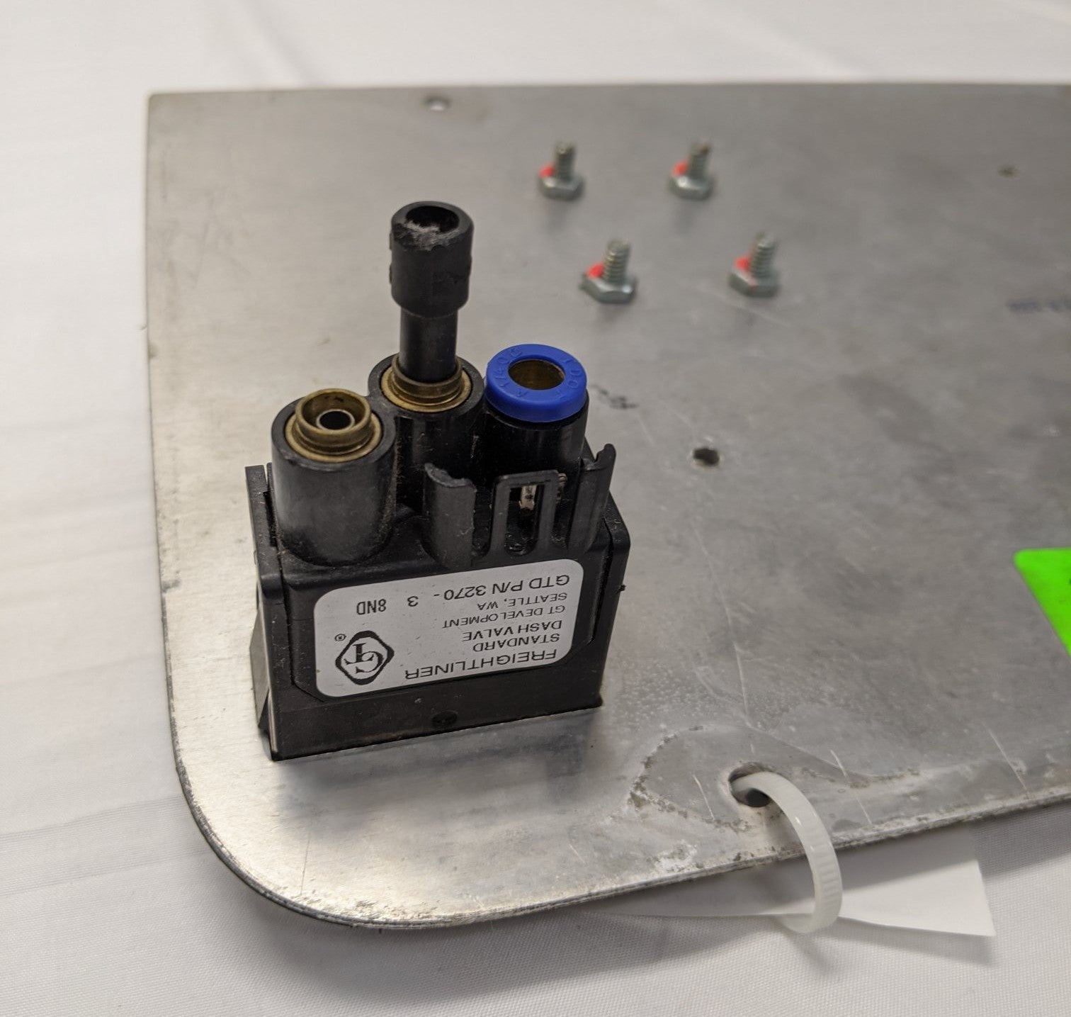 Freightliner Cascadia P3 (22-60660-000) - Auxiliary Instrument Panel