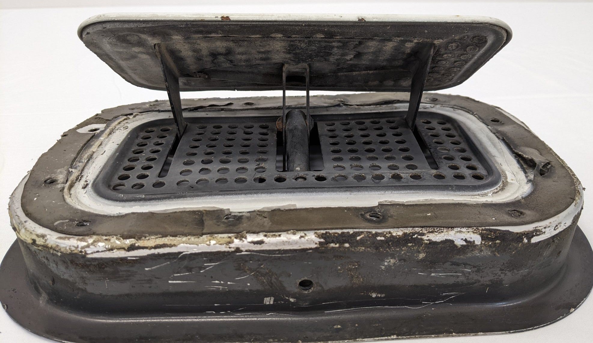 Used Freightliner Painted Air Vent Assembly -P/N A18-11400-010