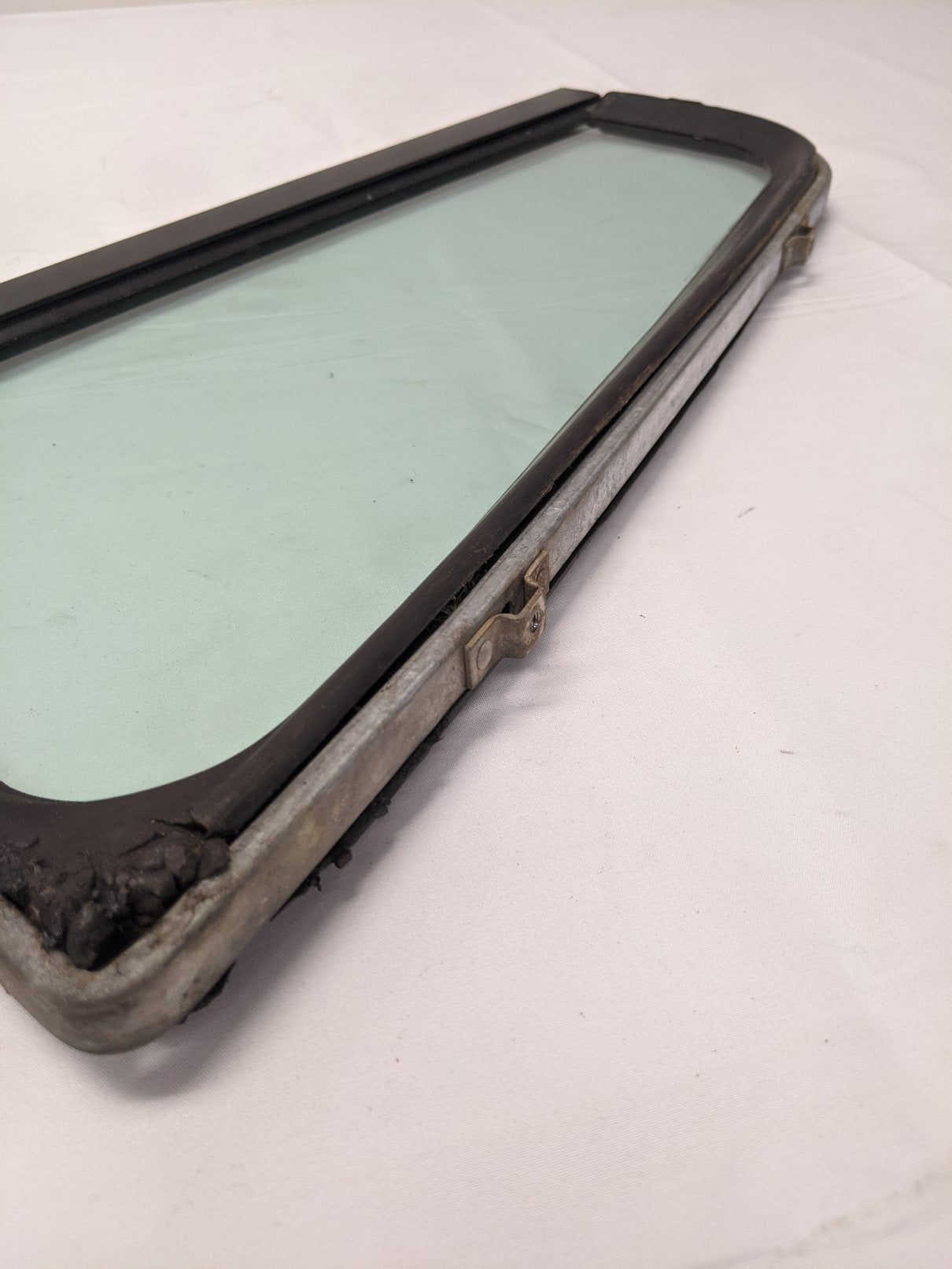 Used Freightliner FLD LH Fixed Vent Window Glass - P/N A18-27824-000