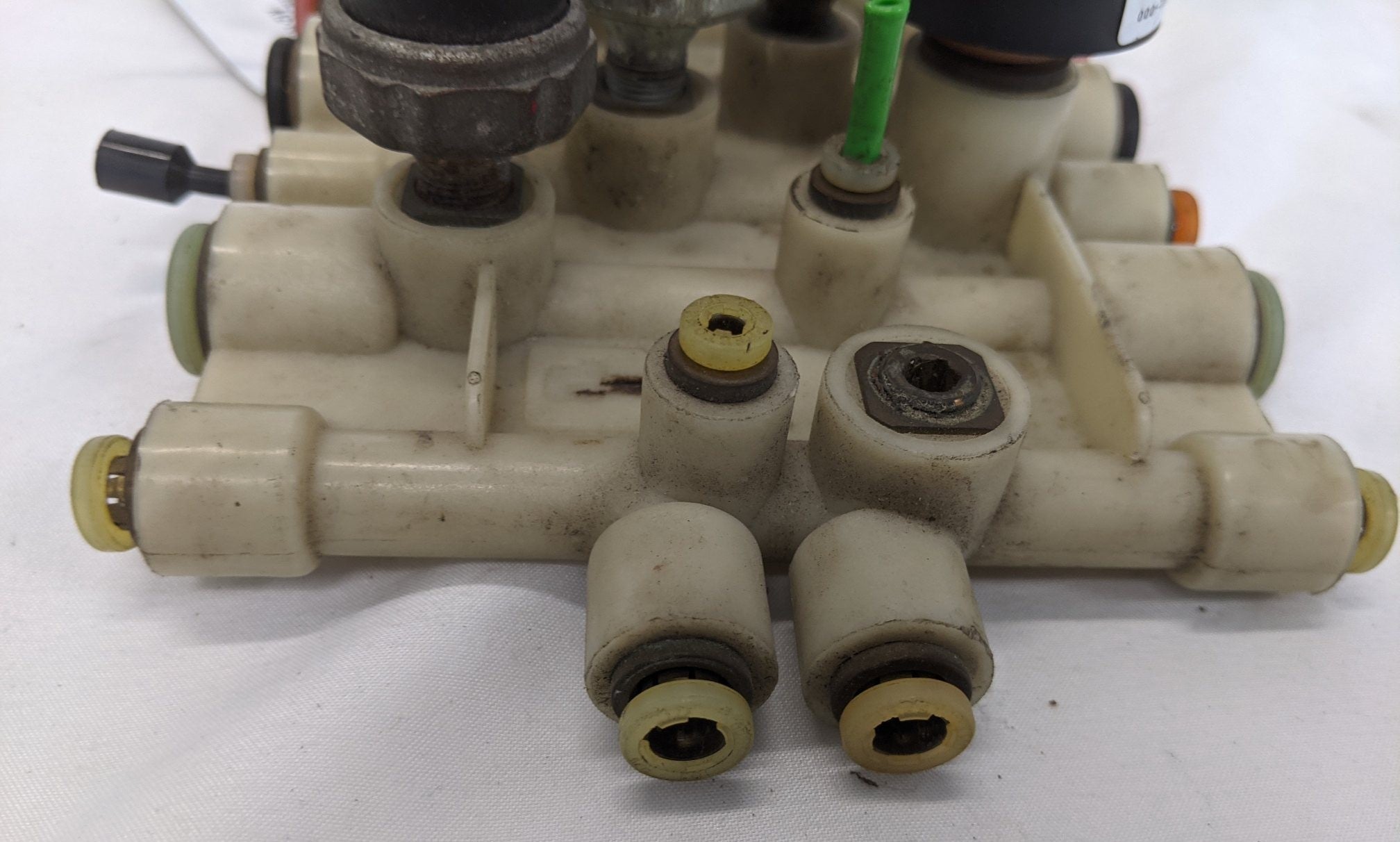 Used Freightliner Air Switch Manifold Block w/ Air Switches - P/N A12-14736-001 (10175173034300)