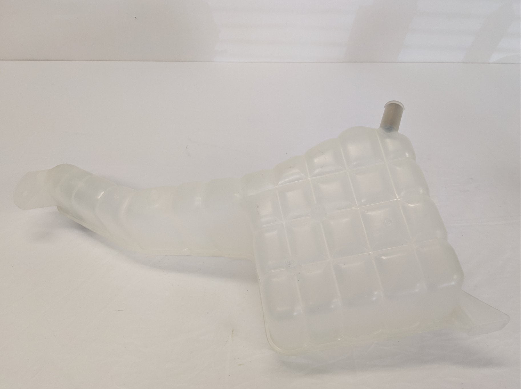 New Freightliner 1/2" Inlet M2 Coolant Surge Tank - P/N 05-23195-001 (10145864712508)