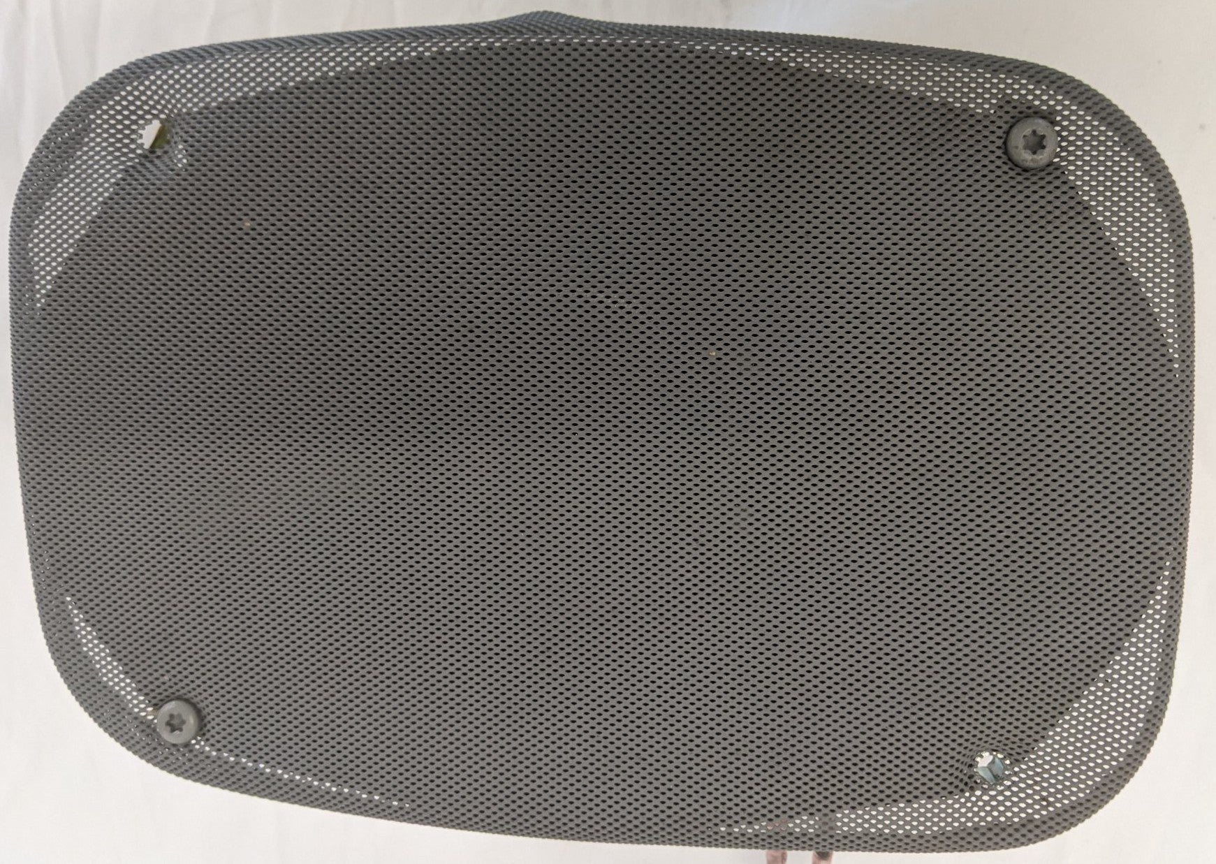 Damaged Freightliner Columbia 6" x 9" Coaxial Speaker w/ Grille -PN 18-31374-001