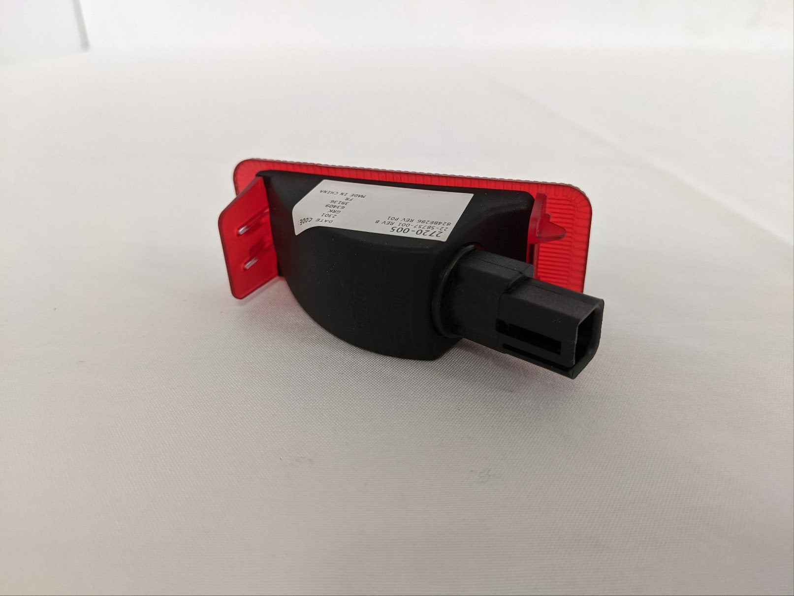 New Freightliner Cascadia P3 Halogen Footwell Courtesy Light - P/N  22-58757-001 (10100050919740)