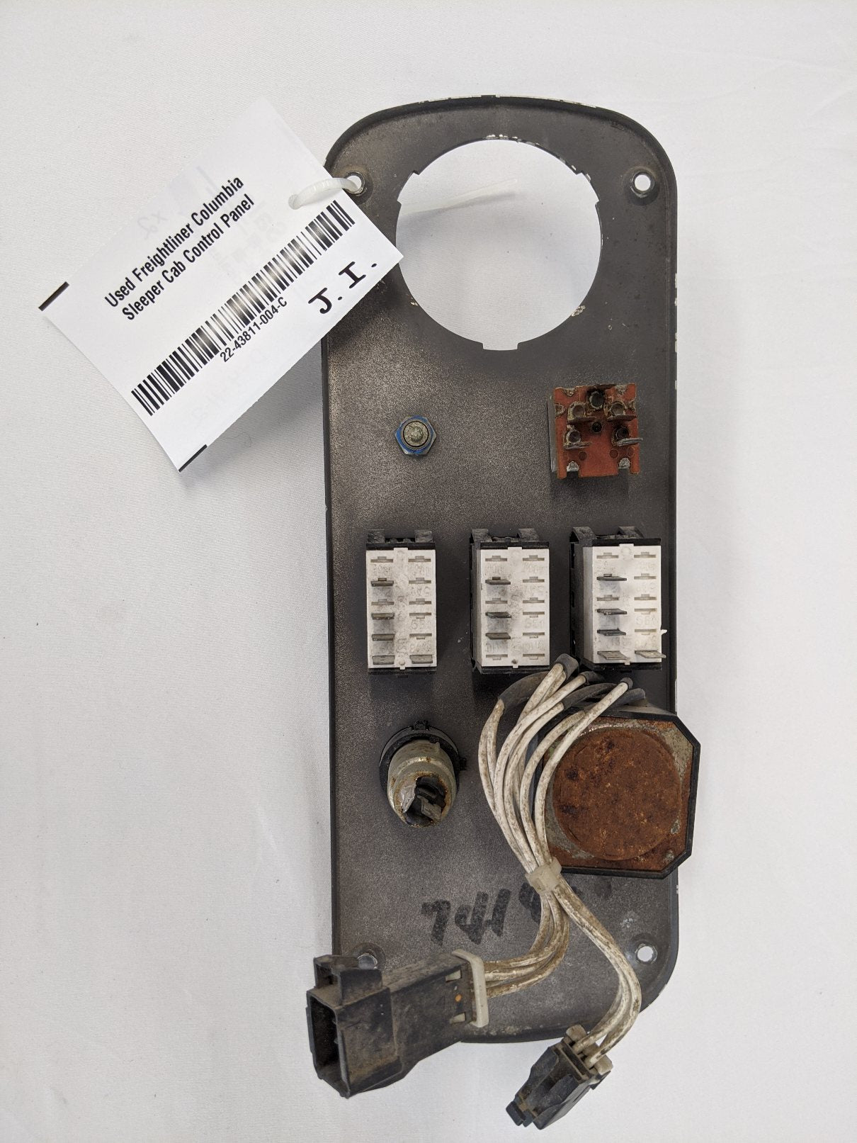 Used Freightliner Columbia Sleeper Cab Control Panel - P/N 22-43811-004