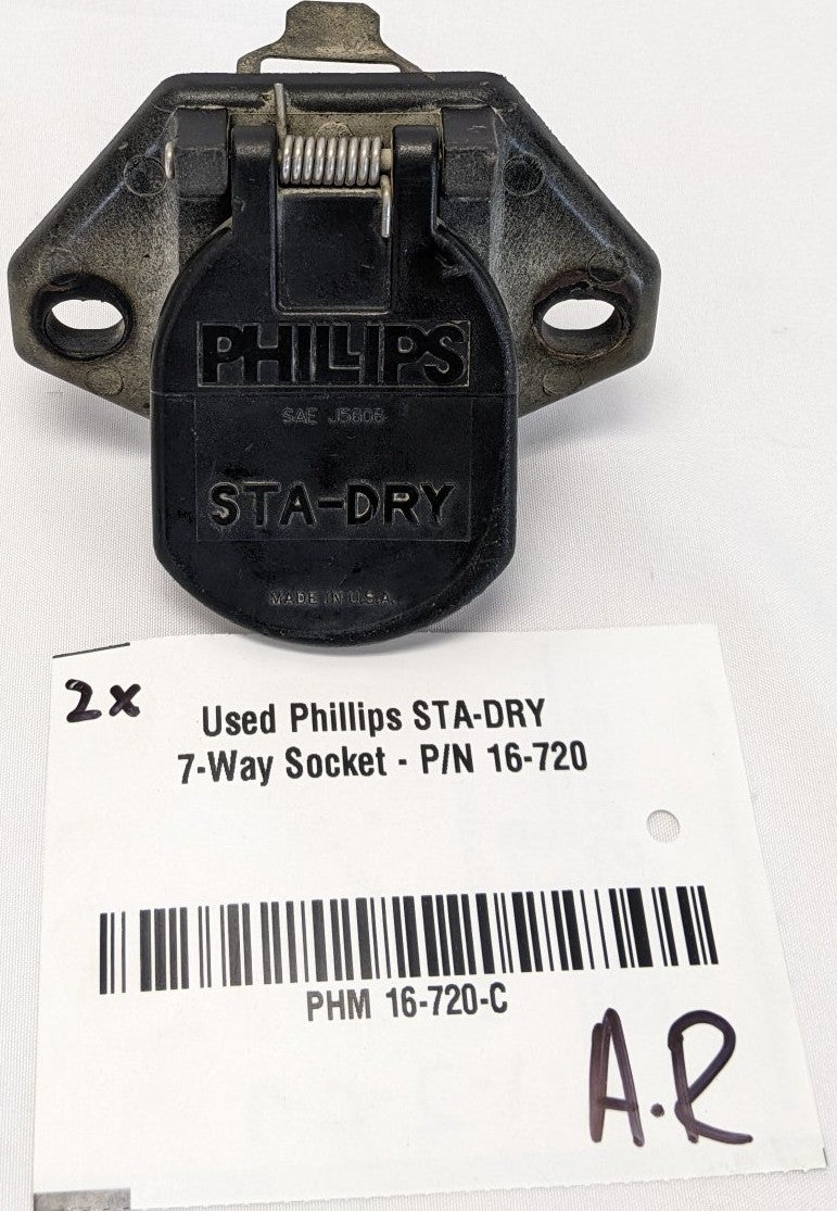 Phillips STA-DRY 7-Way Trailer Socket 2-Hole | 16-720