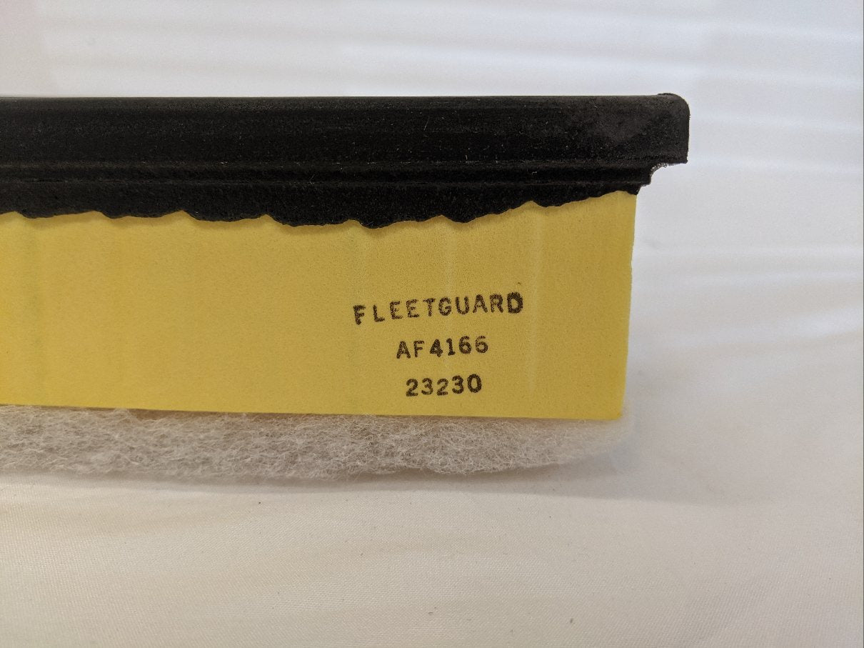 New Freightliner Fleetguard 9 1/2" x 13" Angled Air Filter - P/N FG AF4166 (10153165586748)