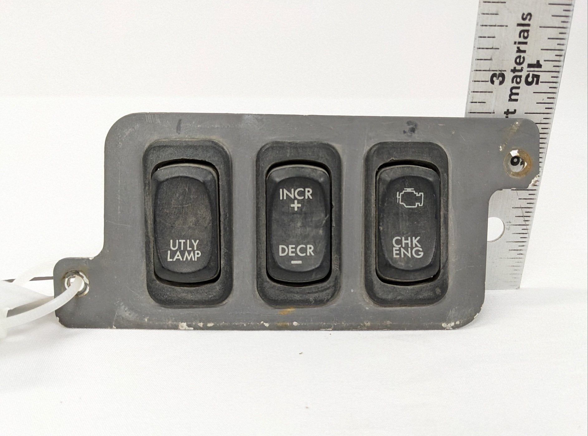 Used Freightliner Utility Lamp, INCR/DECR & Check Engine Rocker Switches (10171398095164)