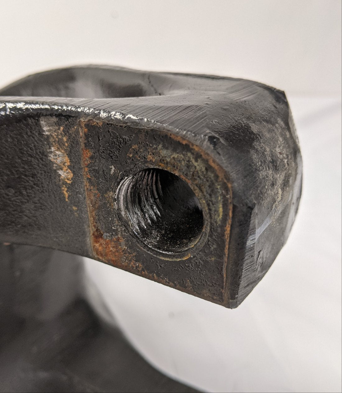 Used Freightliner Cascadia P3 Airliner Spring Hanger Bracket - P/N 16-14031-001